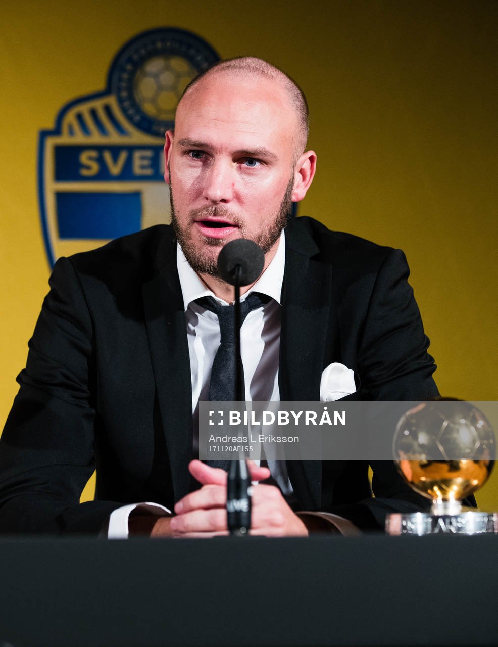Vinnaren av guldbollen Andreas Granqvist på en