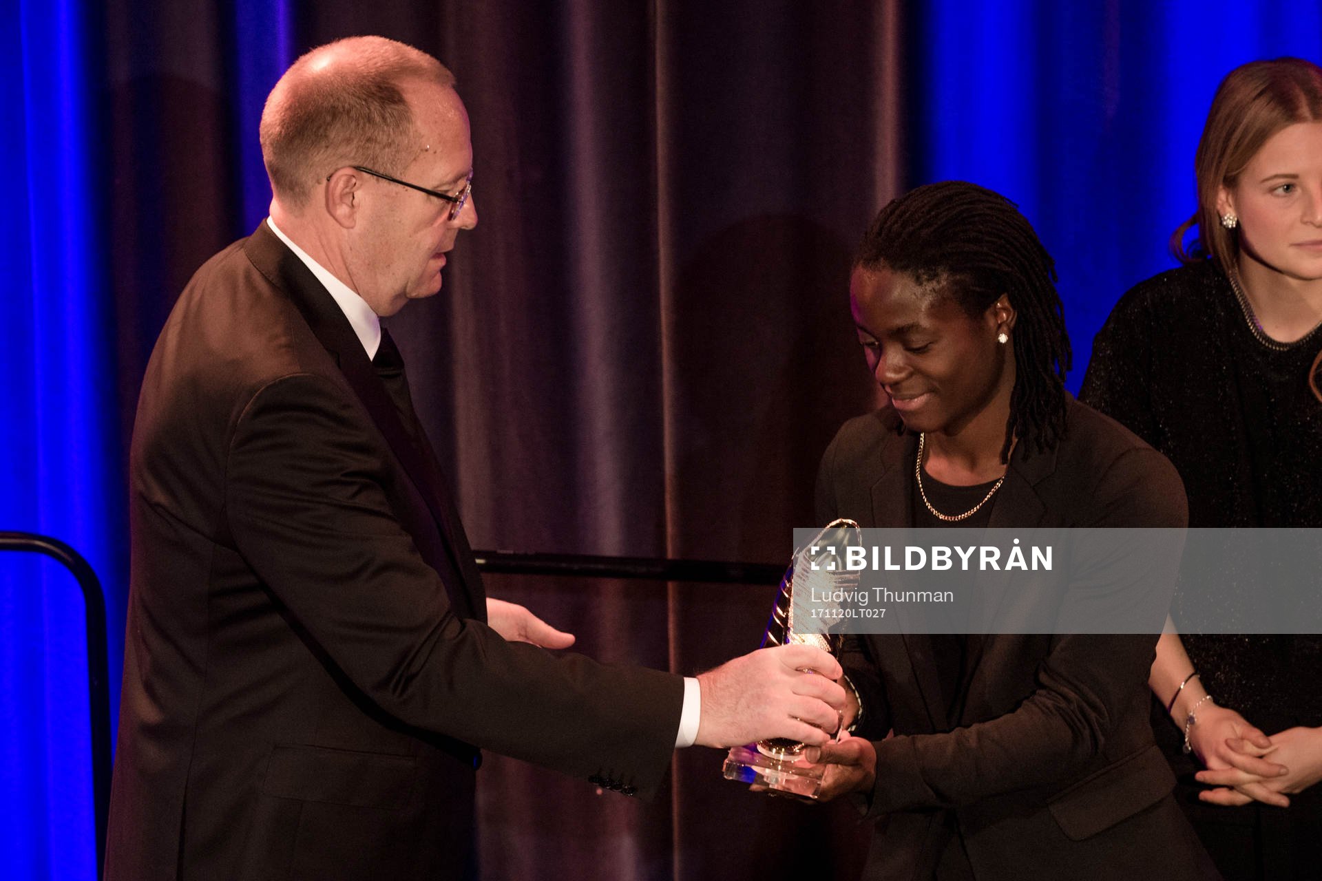 Mats Magnusson delar ut pris till årets skyttedrottning i