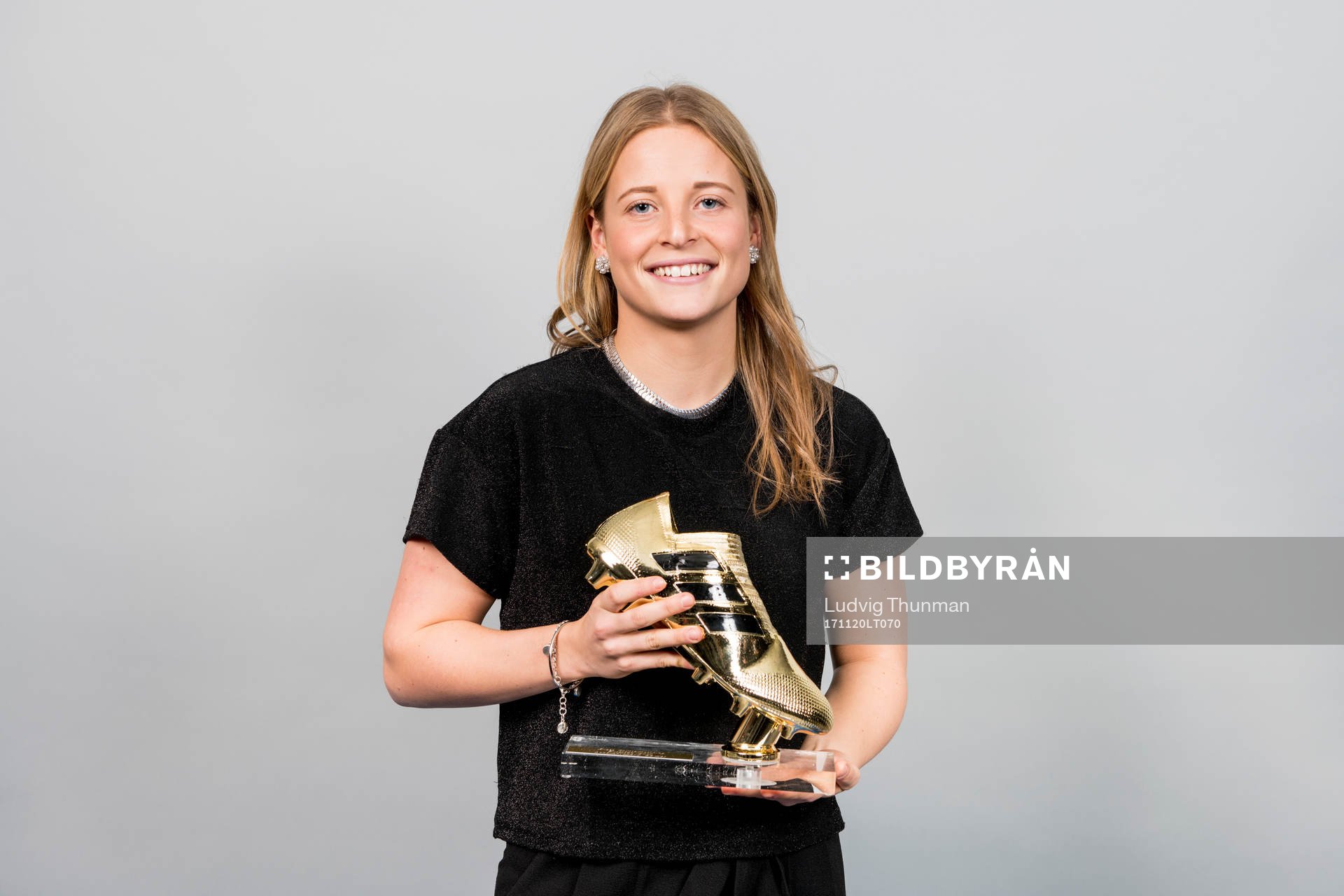 Anna Anvegård, årets skyttedrottning Elitettan poserar för ett porträtt under Fotbollsgalan den 20 november 2017 i Stockholm.
