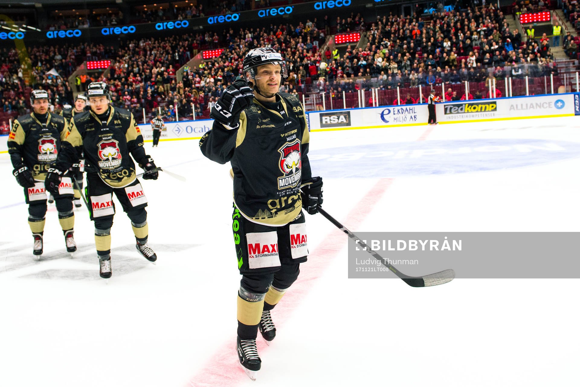 Malmö Redhawks Johan Olofsson jublar