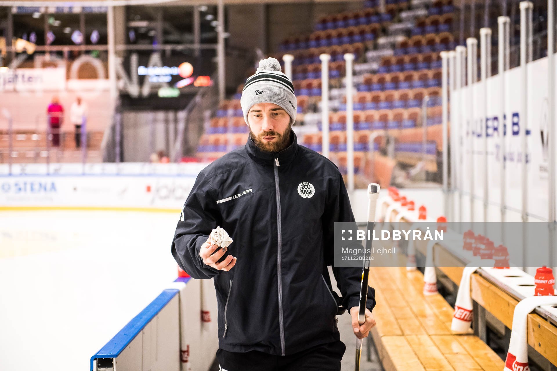 Brynäs målvakt David Rautio innan ishockeymatchen i SHL