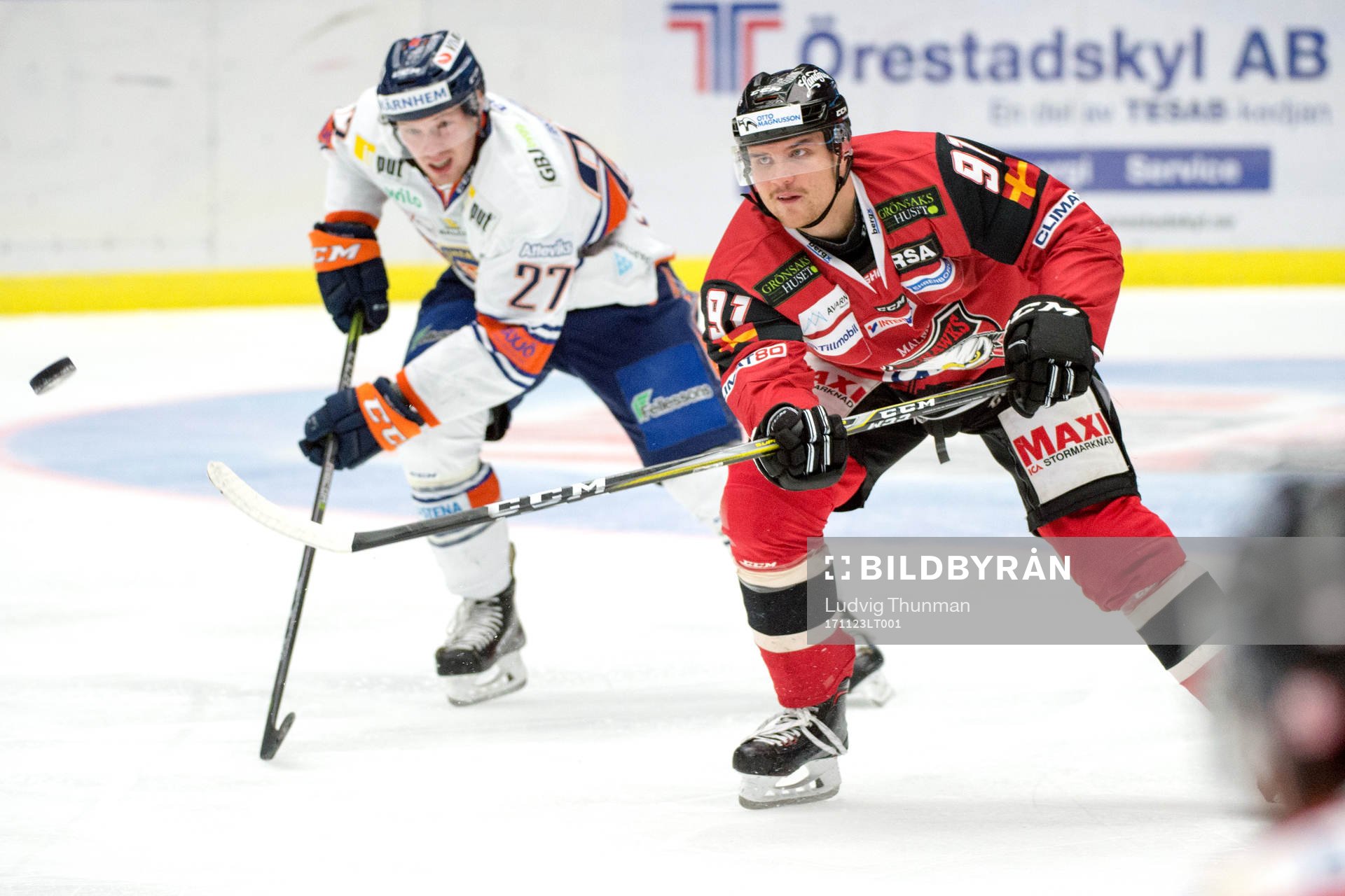Växjös Martin Lundberg och Malmö Redhawks Max Görtz