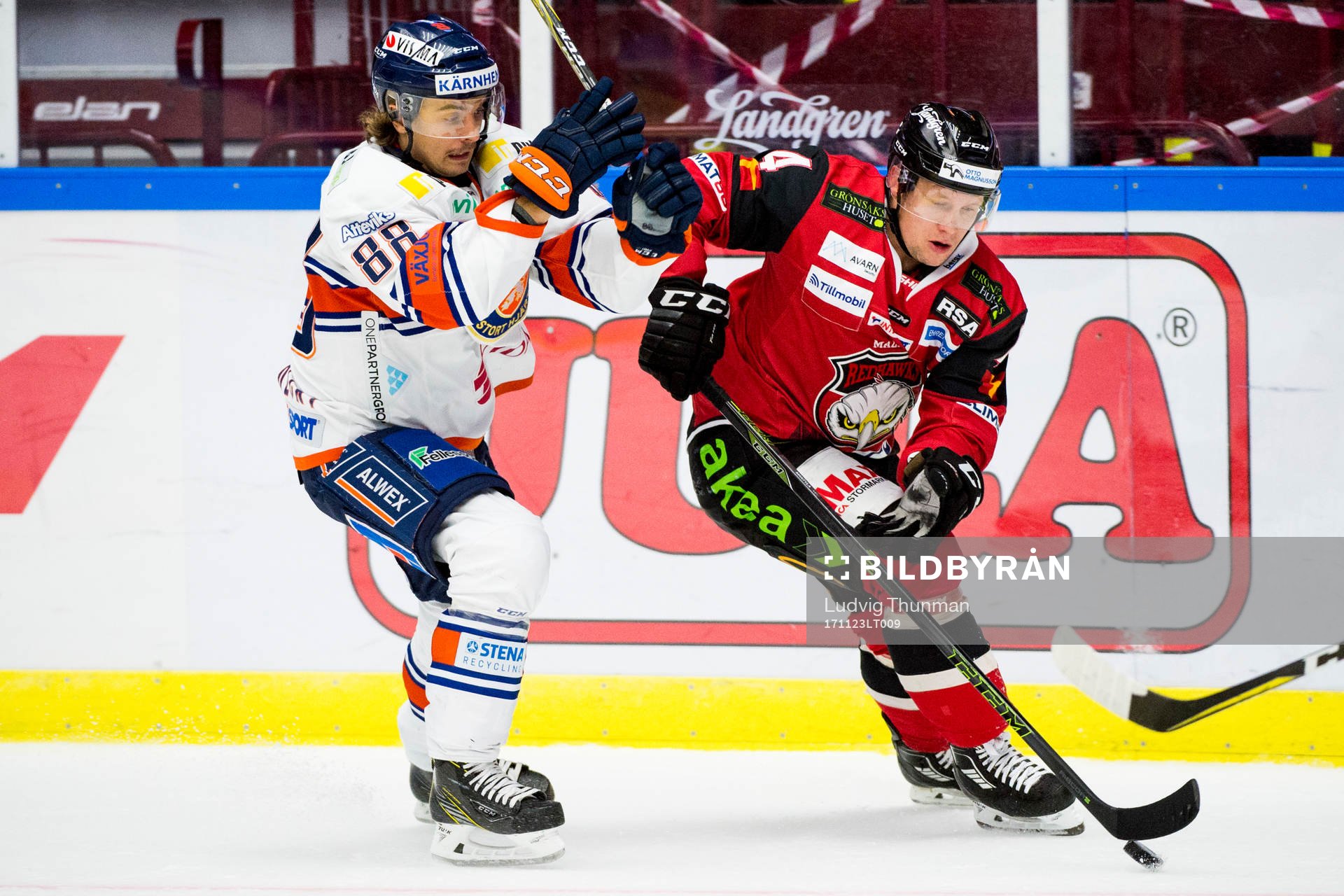 Växjös Adam Brodecki och Malmö Redhawks Tuukka Mäntylä