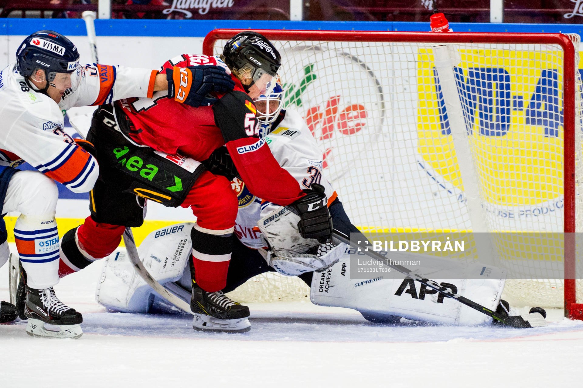 Malmö Redhawks Marcus Sylvegård gör 1-2 bakom Växjös