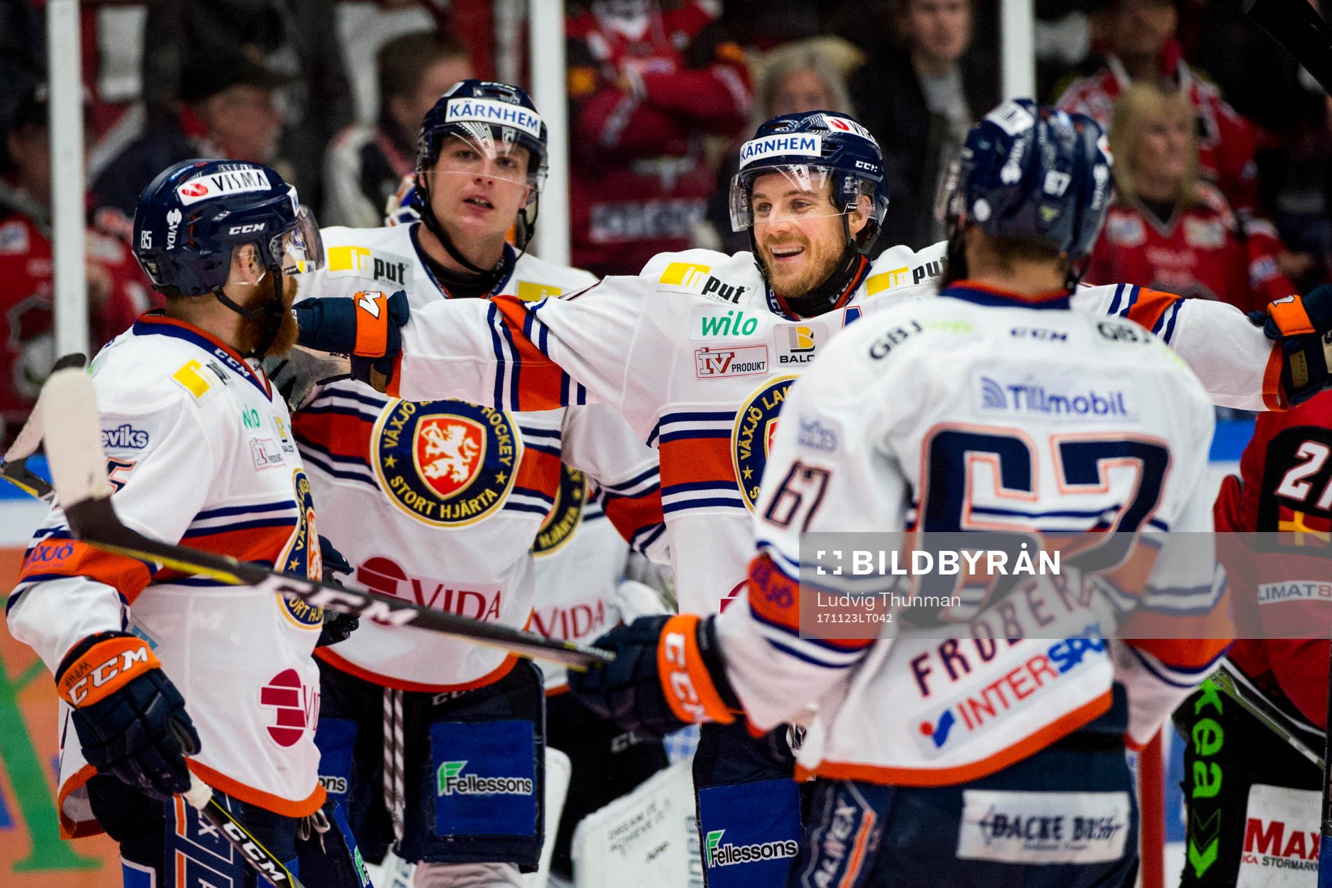 Växjös Liam Reddox jublar med Erik Josefsson Linus