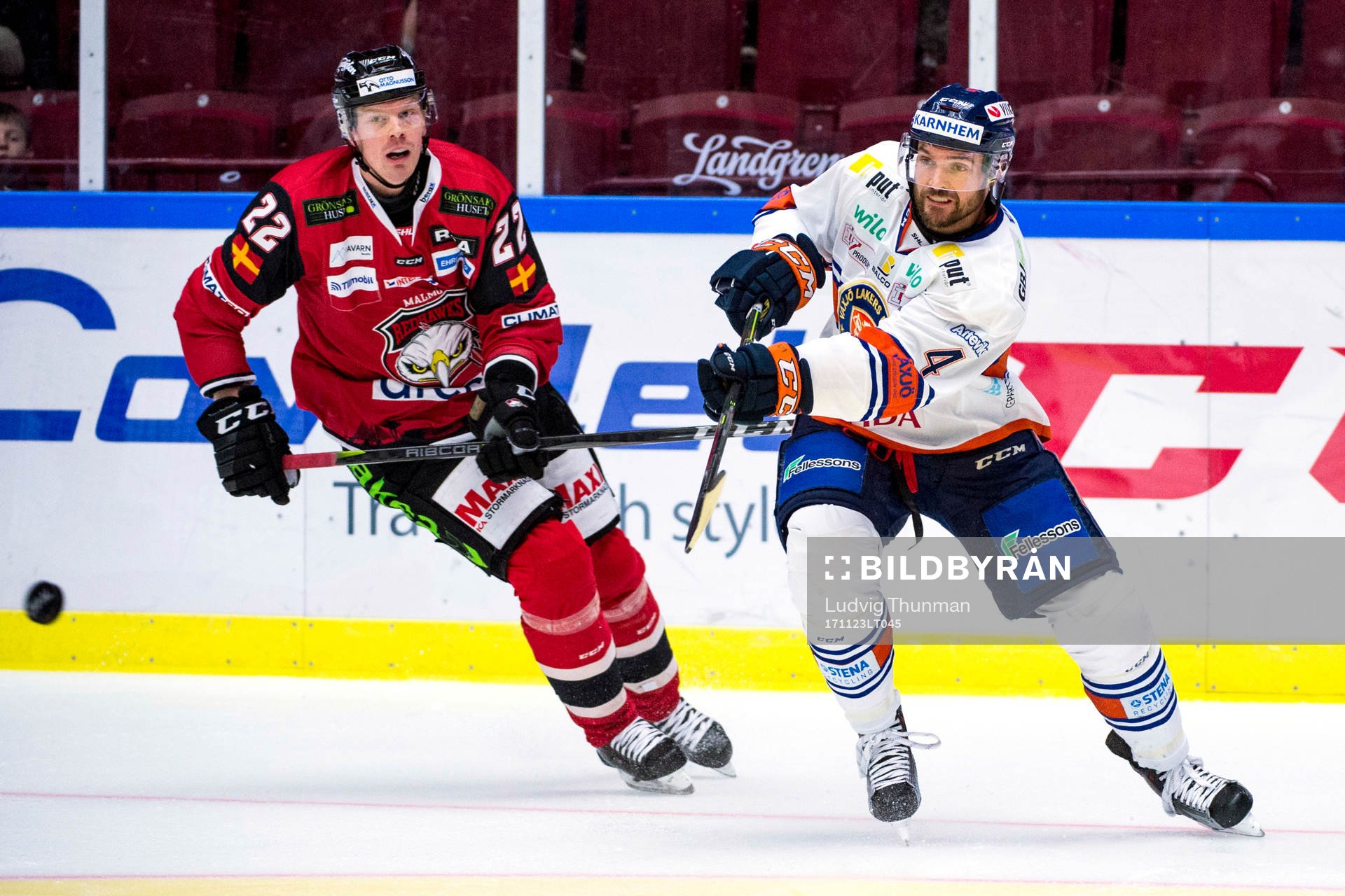 Malmö Redhawks Lars Bryggman och Växjös Noah Welch