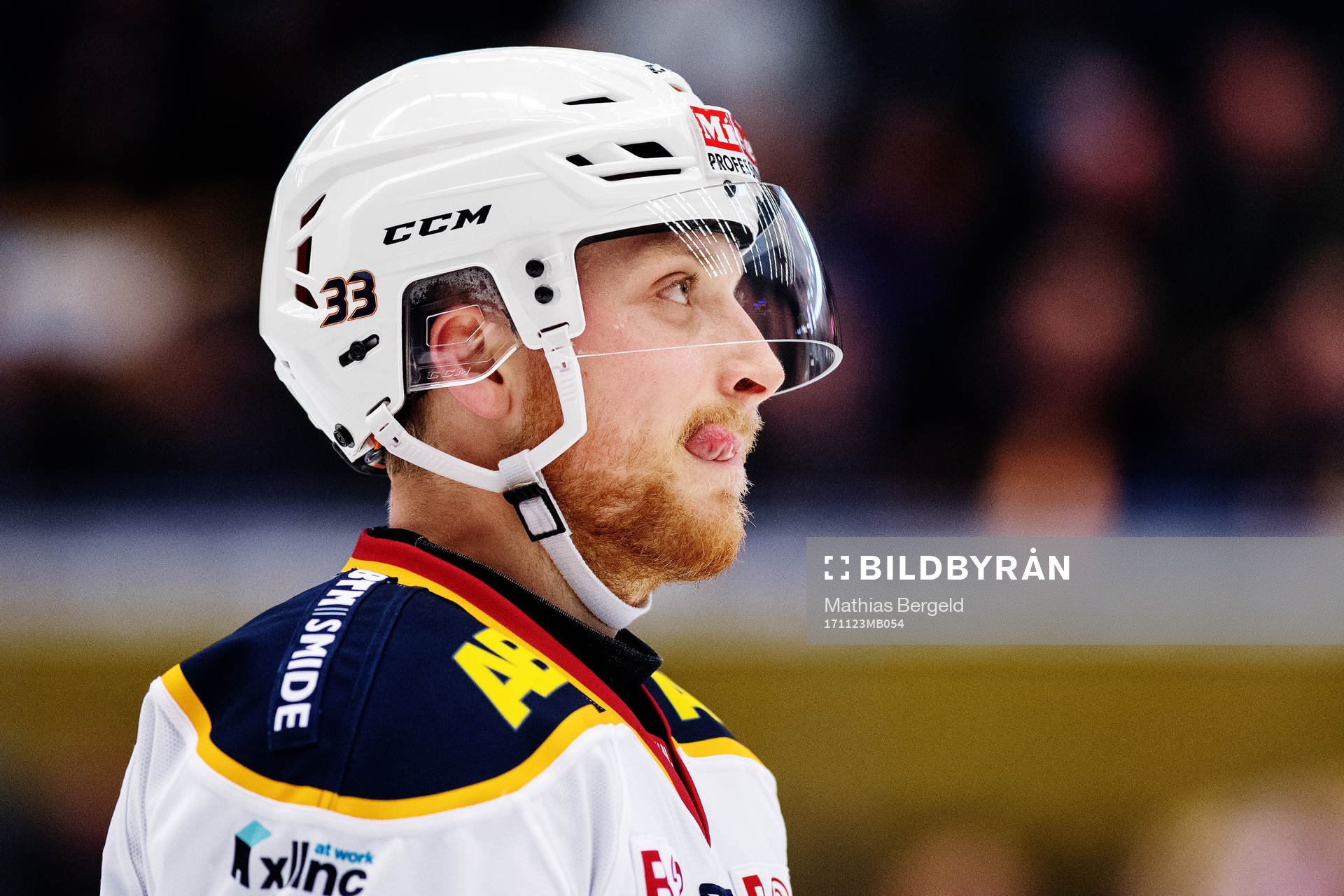 Djurgårdens Linus Hultström med tungan utanför munnen