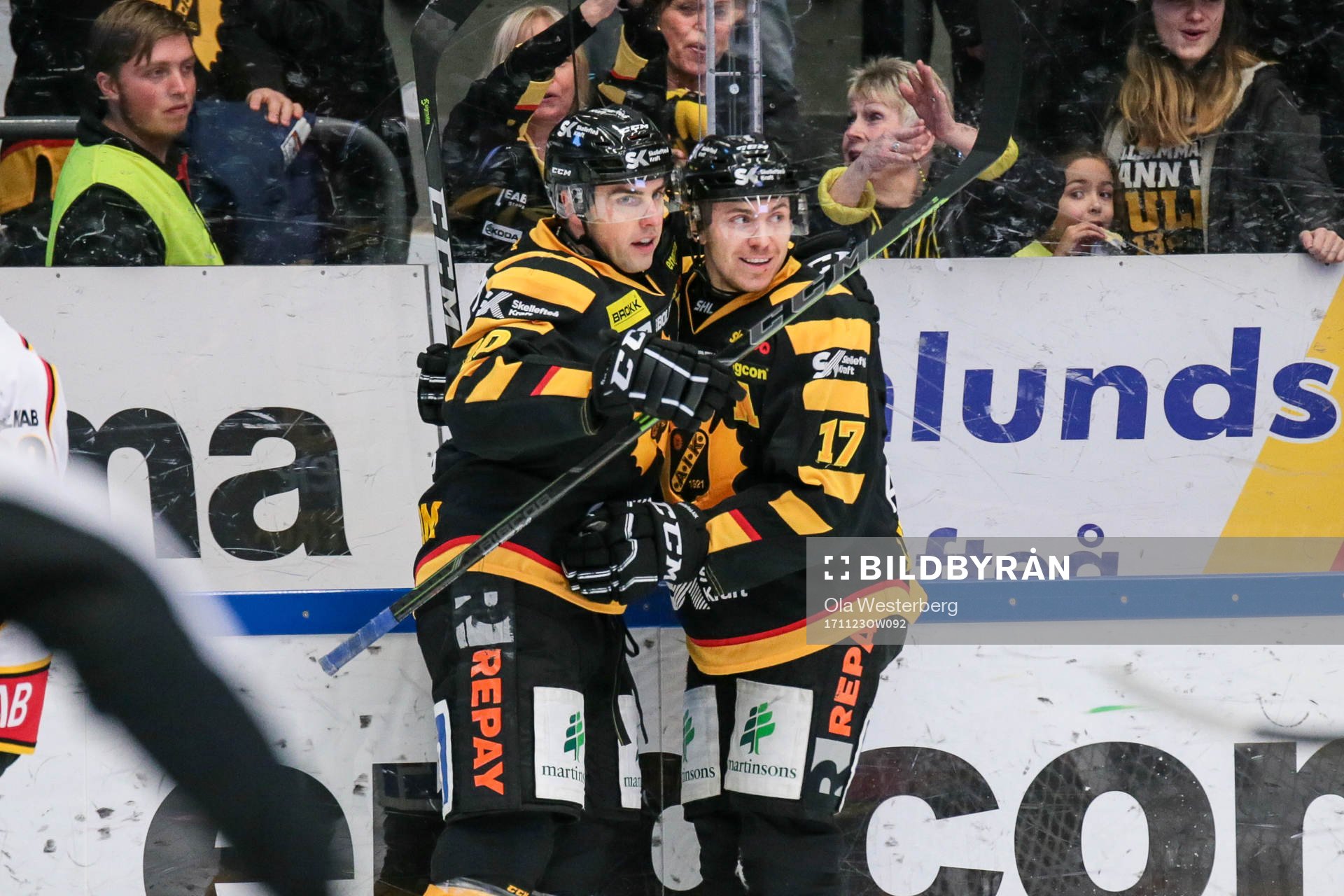 Skellefteås Joakim Lindström och Pär Lindholm jublar