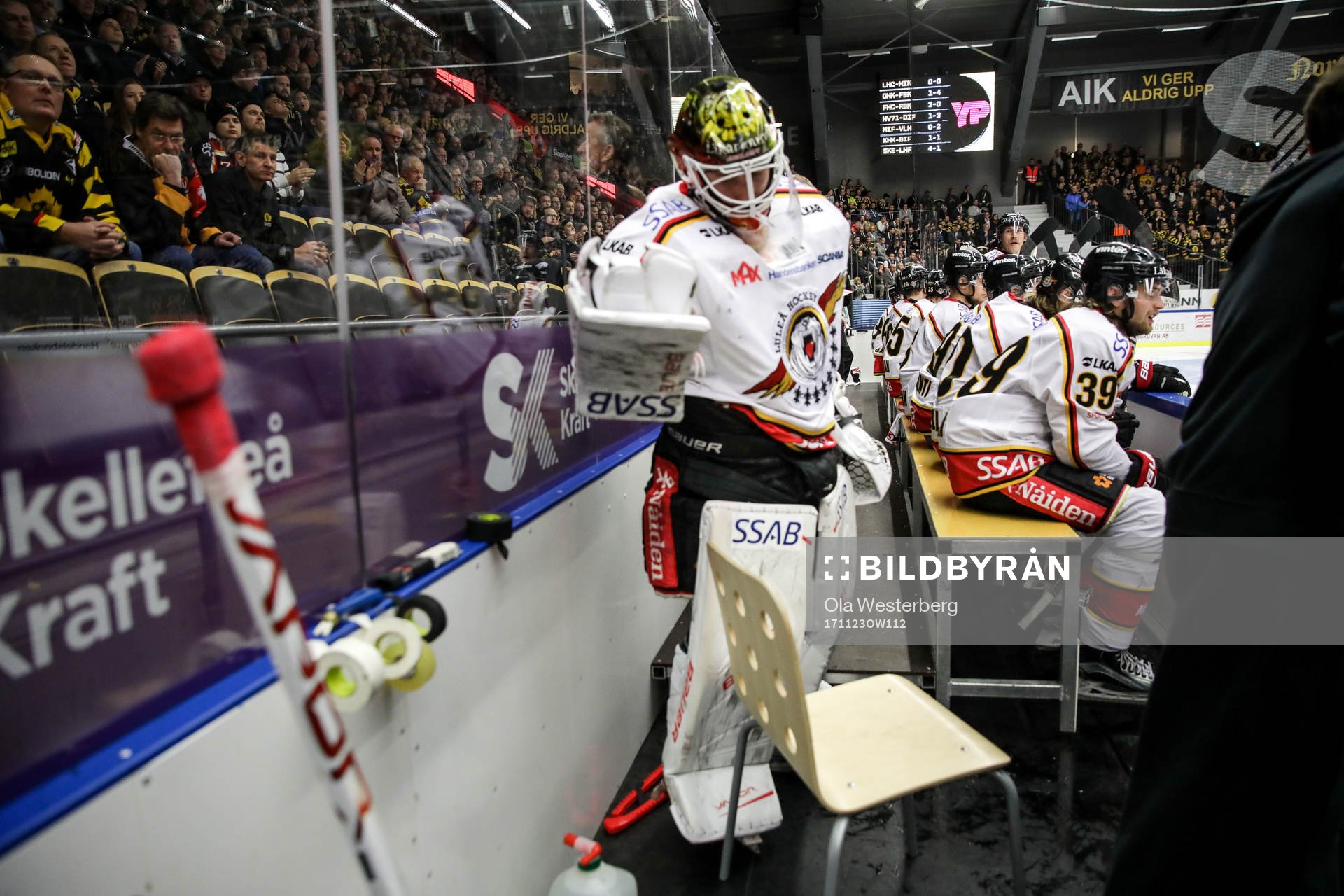 Luleås målvakt Joel Lassinatti deppar