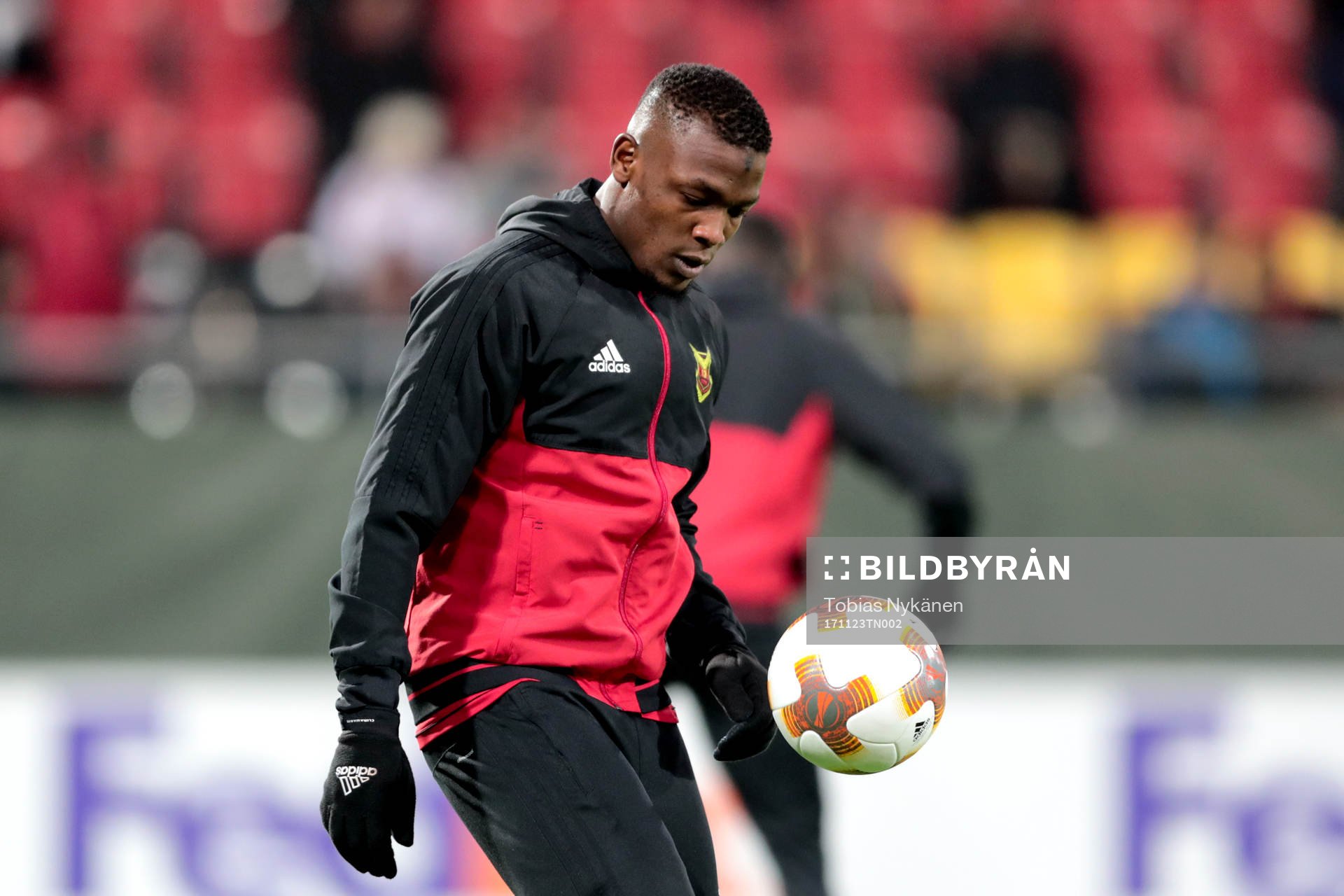 Östersunds Salisu Abdullahi Gero värmer upp