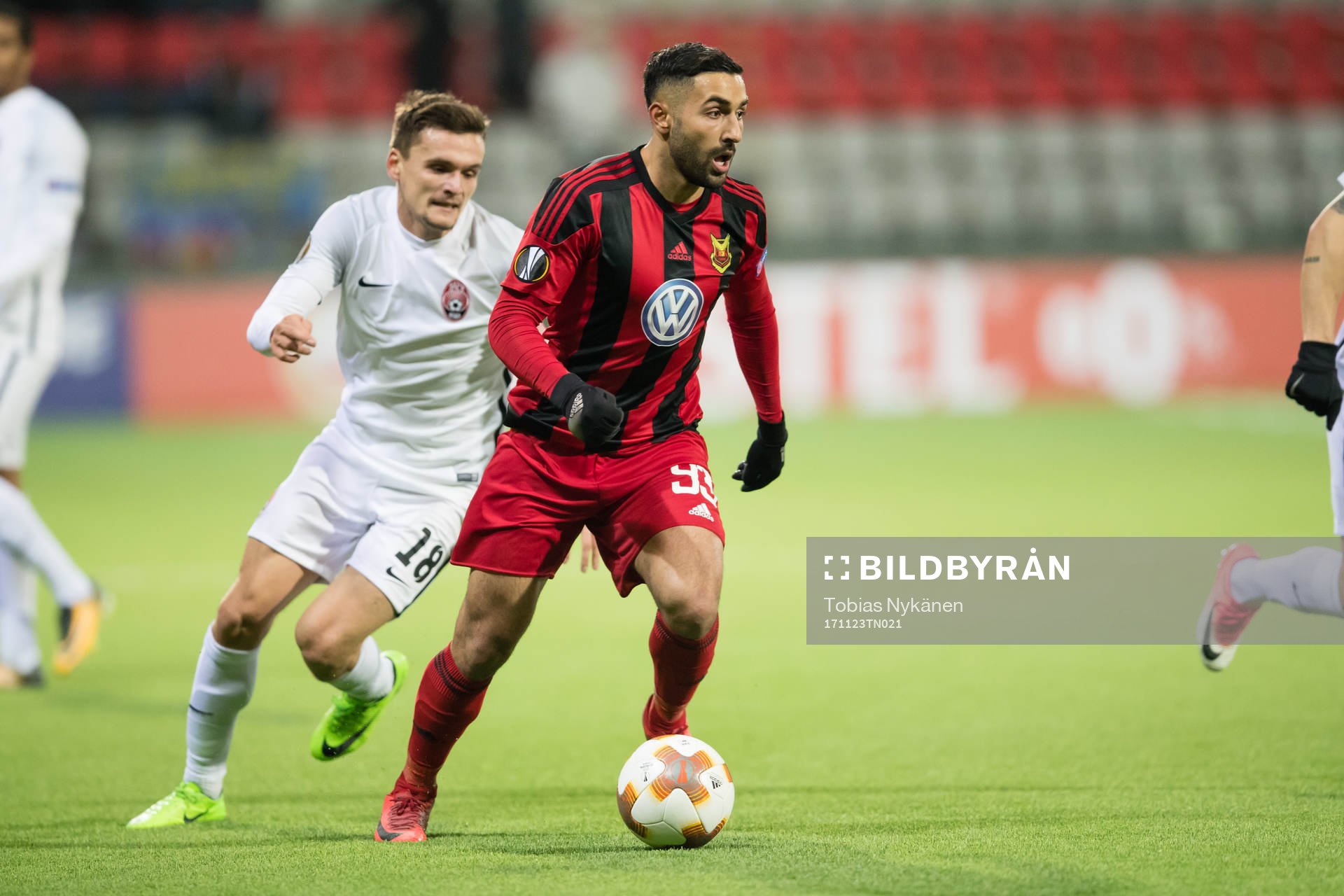 Östersunds Saman Ghoddos mot Zorja Luhansks Oleksandr