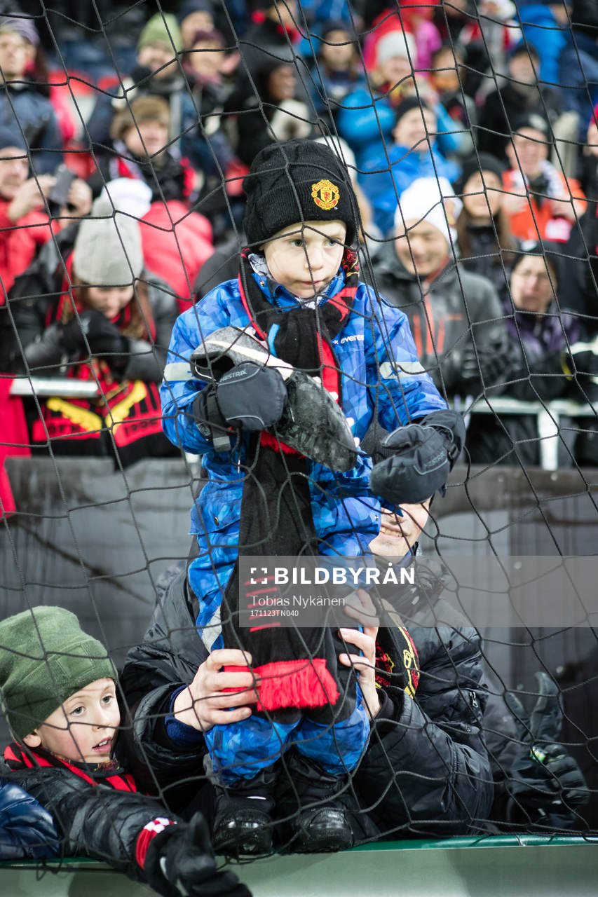 En ung supporter har fått Östersunds Sotirios