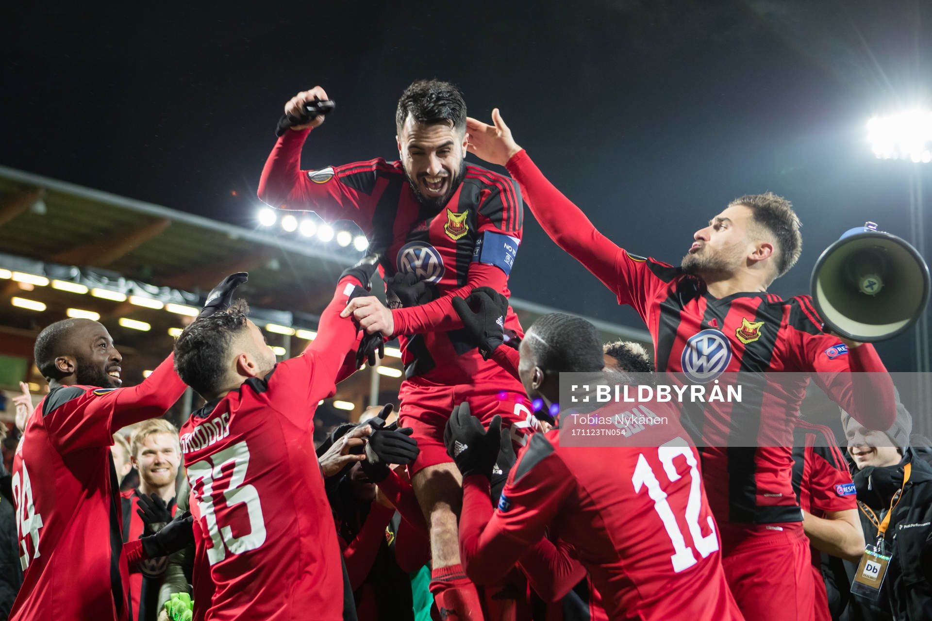 Östersunds spelare jublar