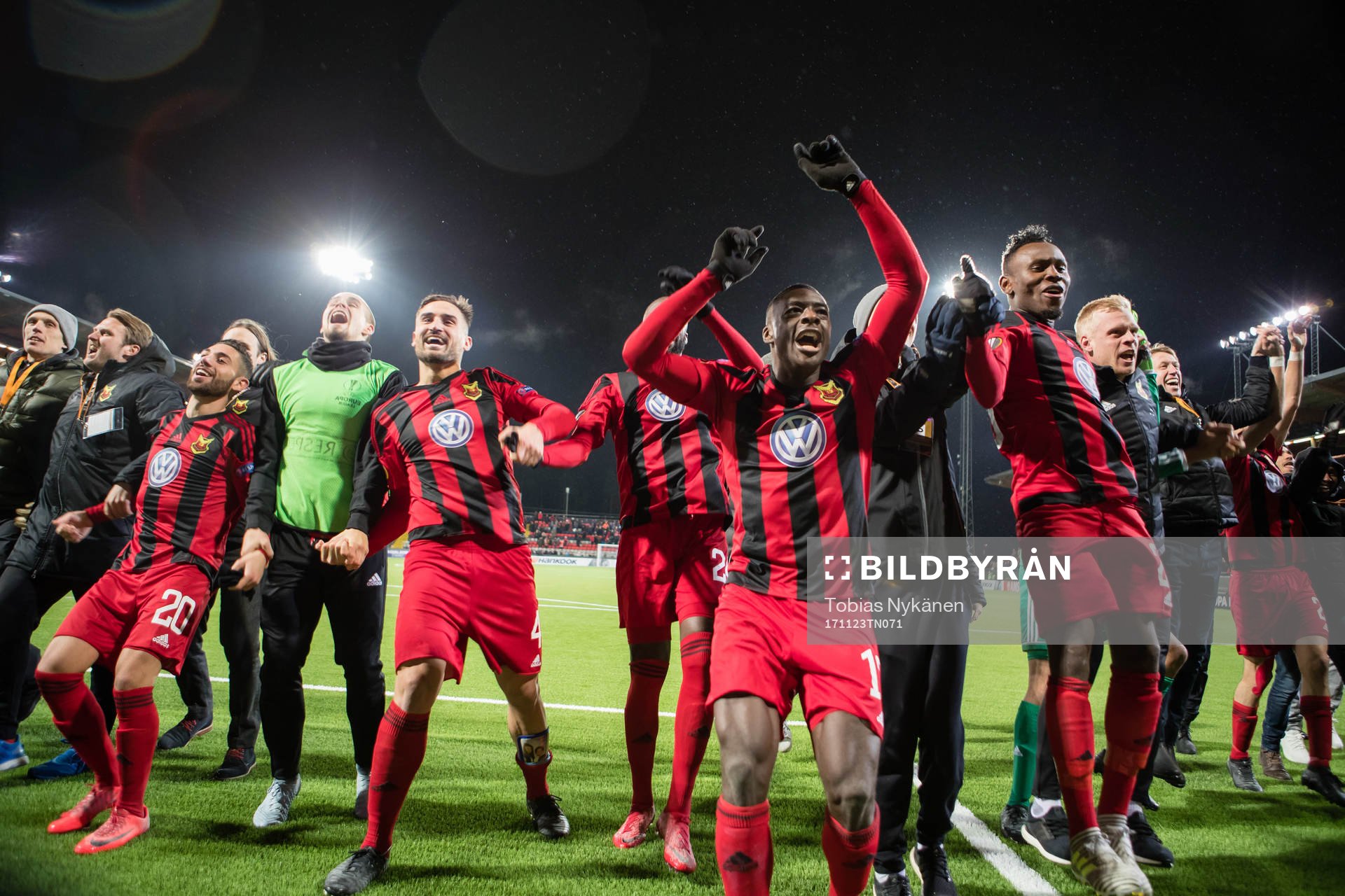 Östersunds spelare jublar