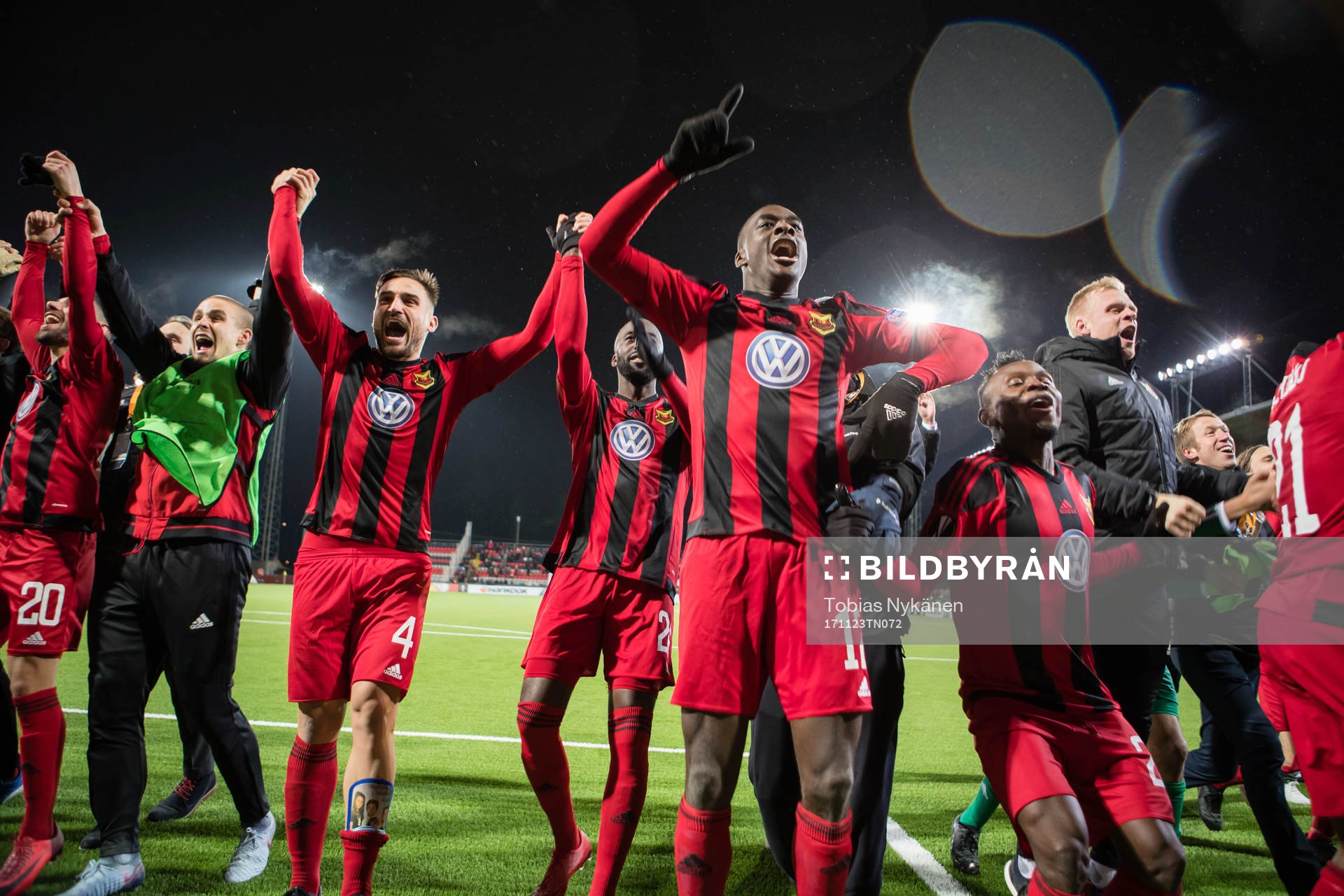 Östersunds spelare jublar