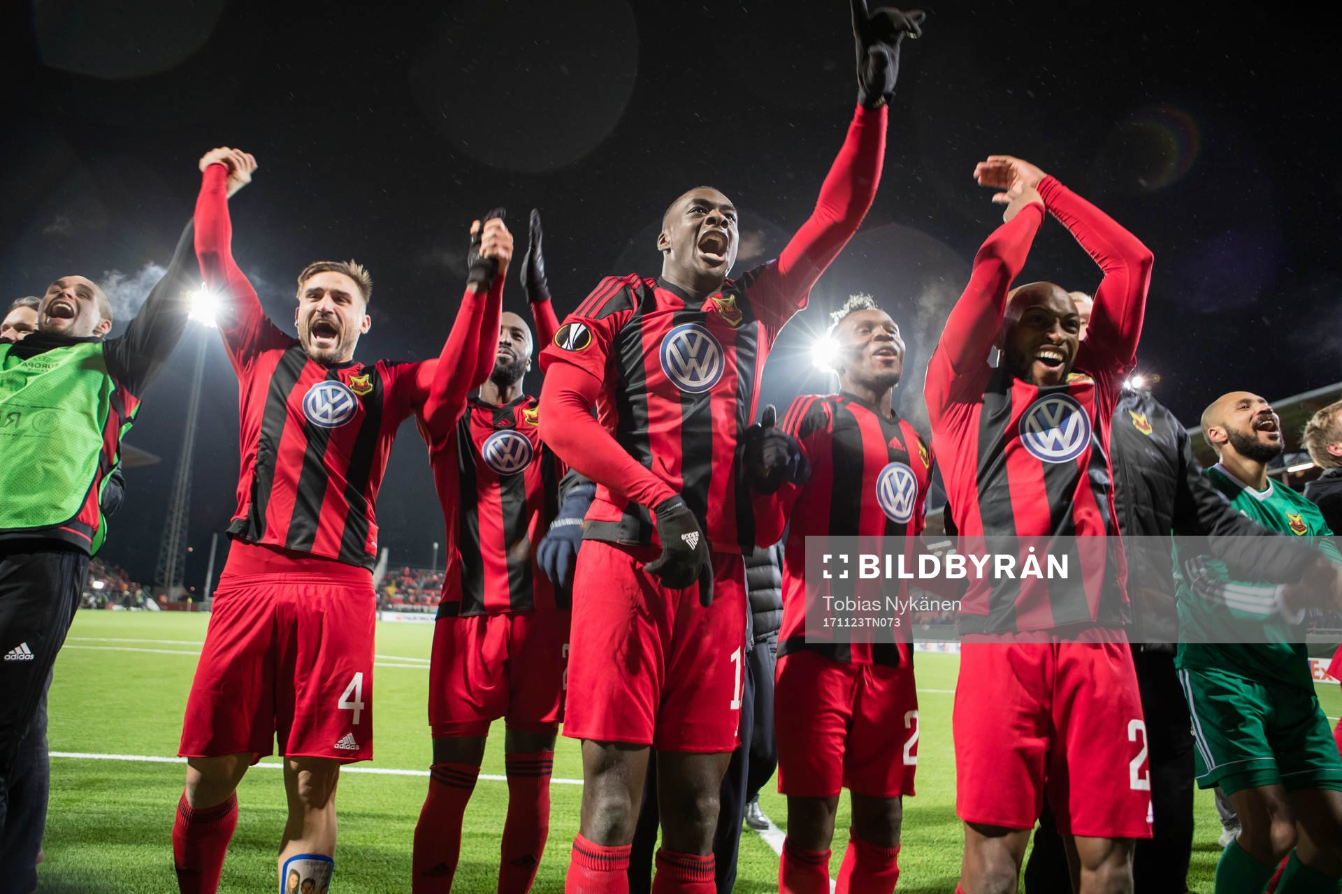Östersunds spelare jublar