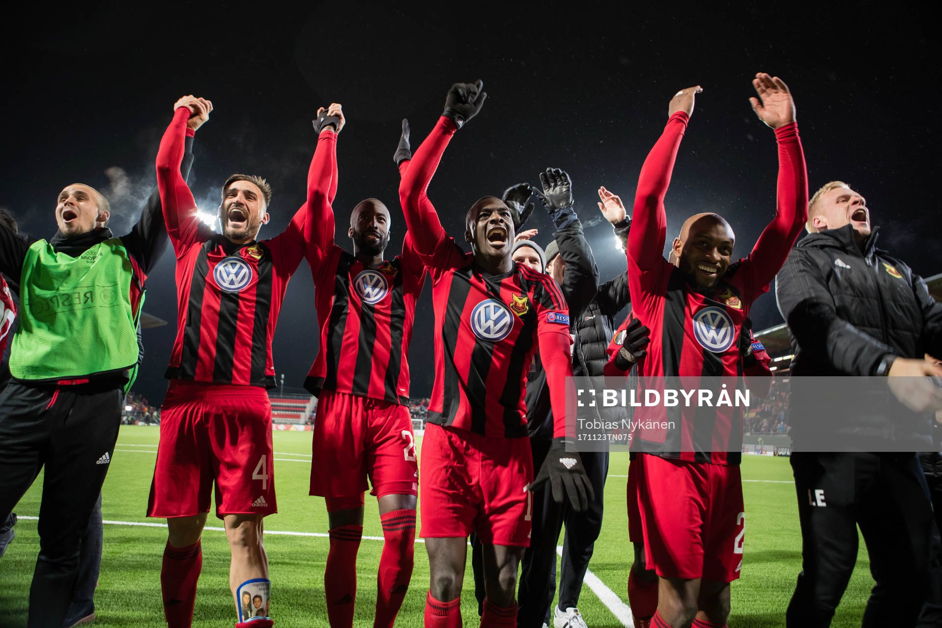 Östersunds spelare jublar