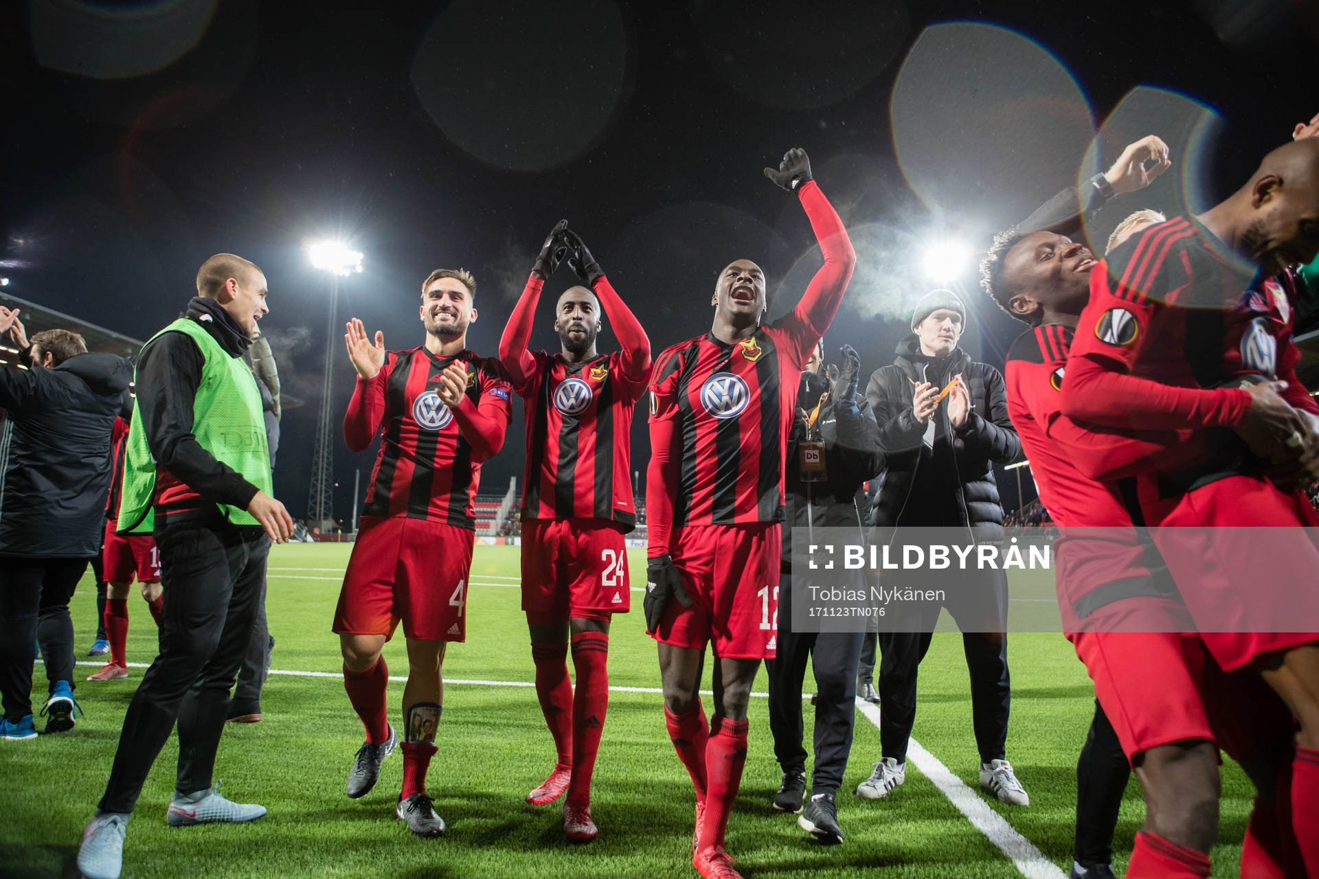 Östersunds spelare jublar