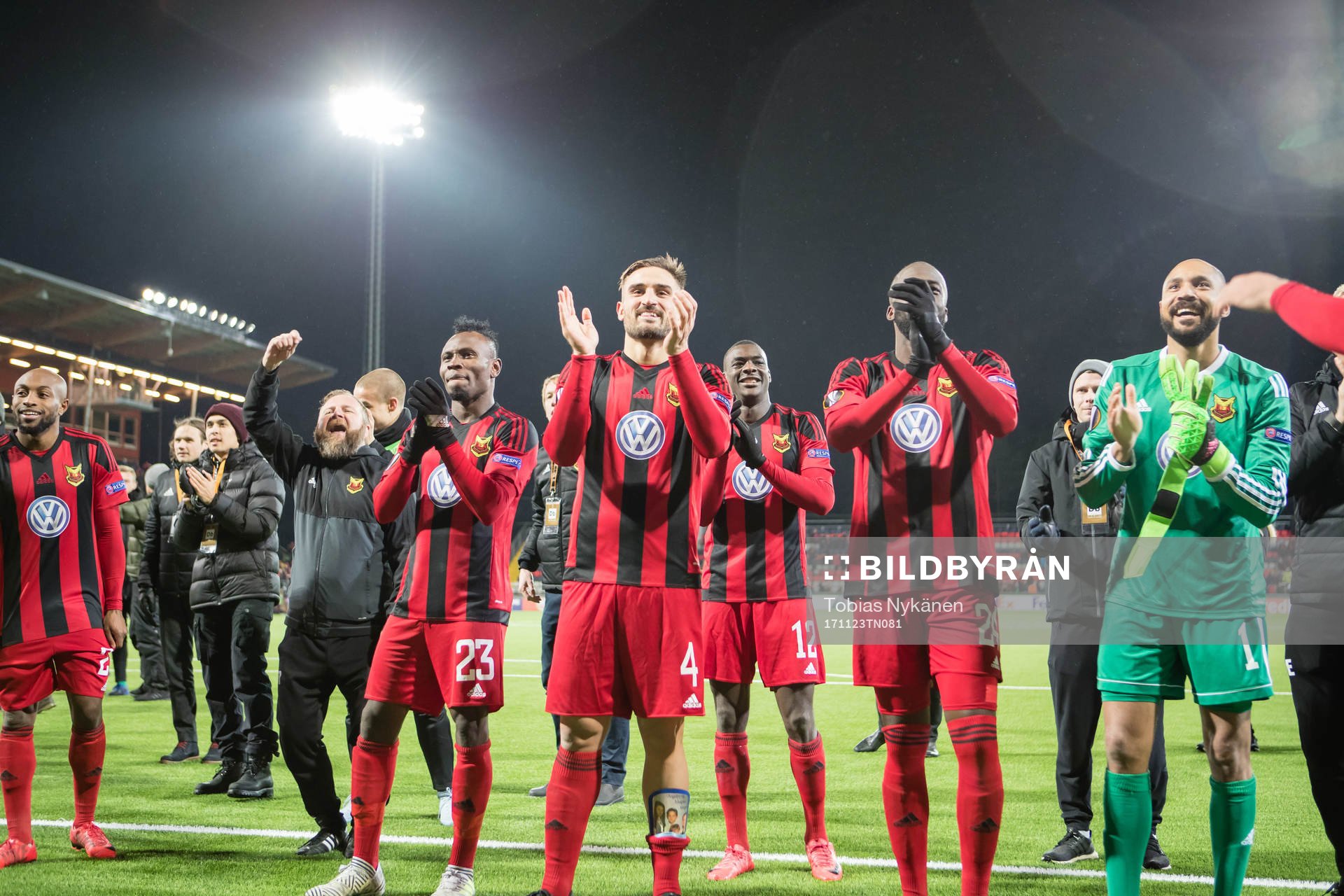 Östersunds spelare jublar