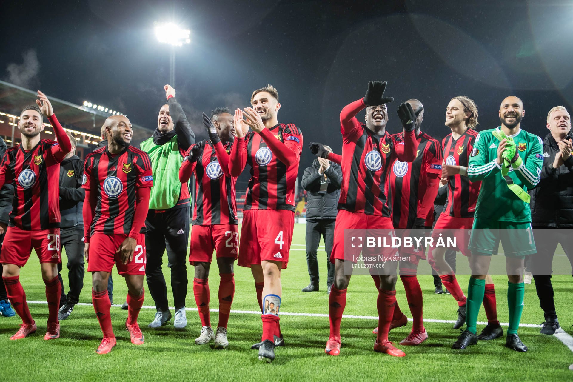 Östersunds spelare jublar