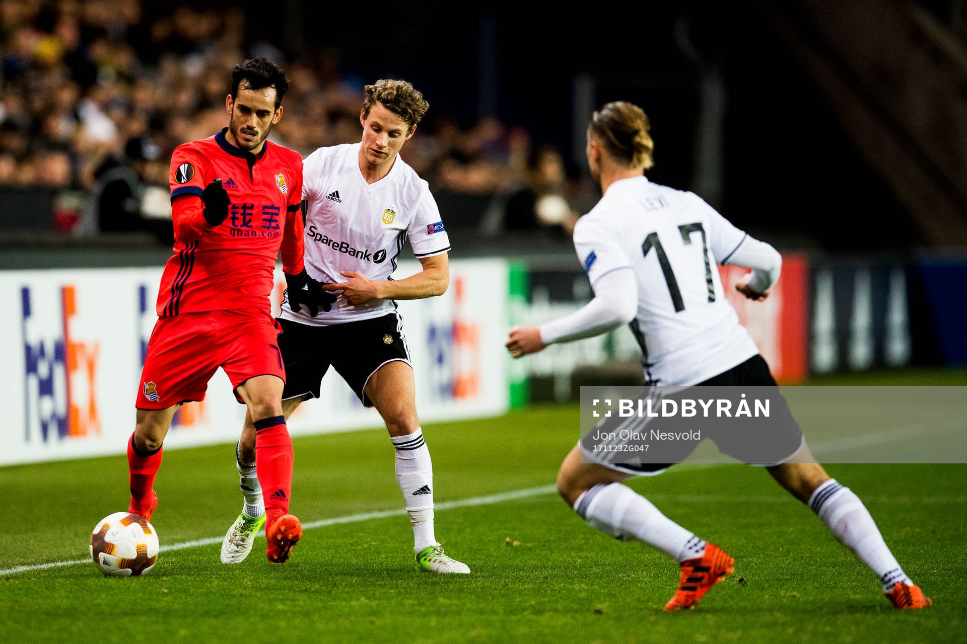 Juanmi of Real Sociedad and Vegar Eggen Hedenstad of