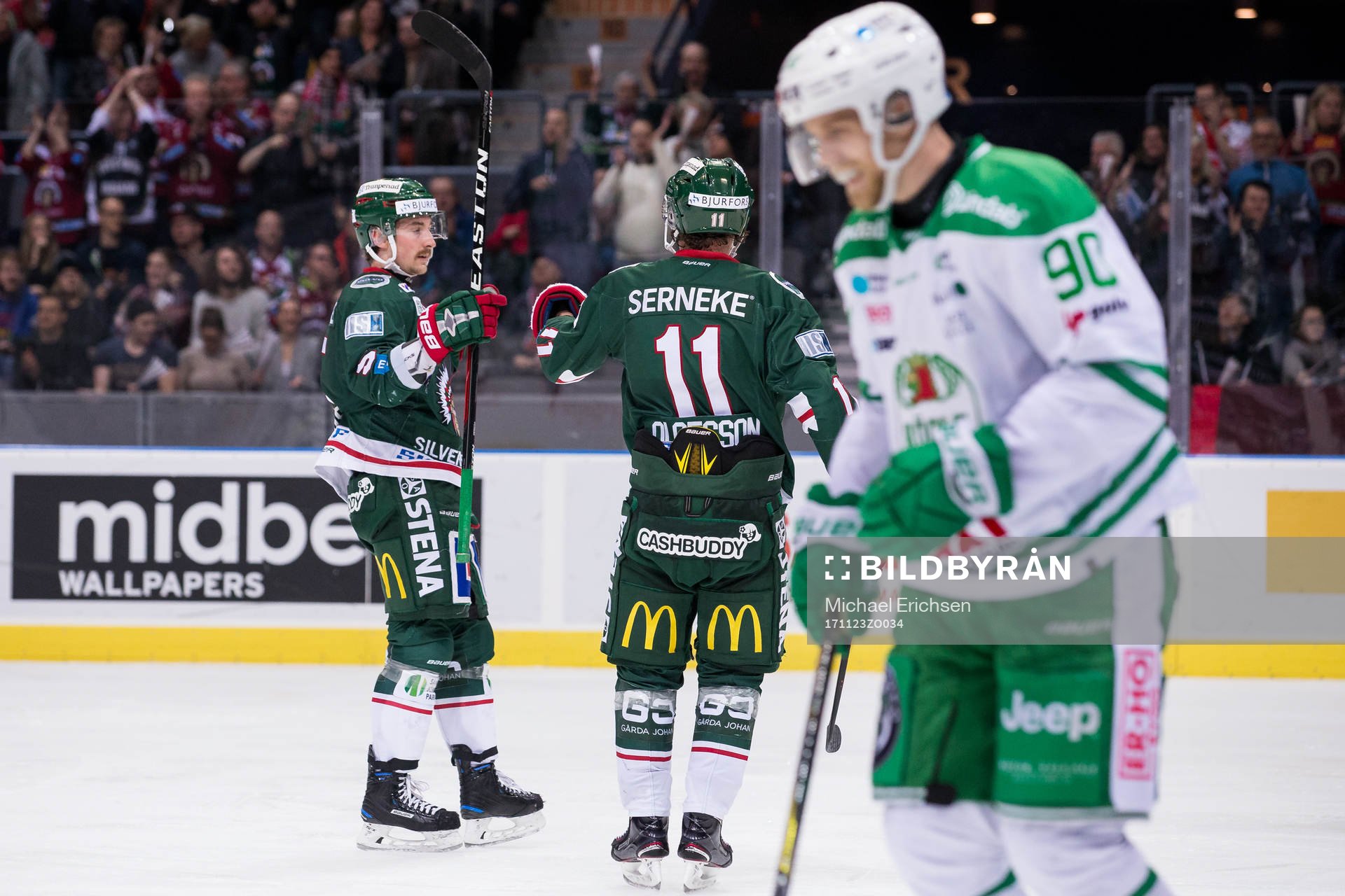 Frölundas Adam Almqvist jublar ihop med Victor Olofsson