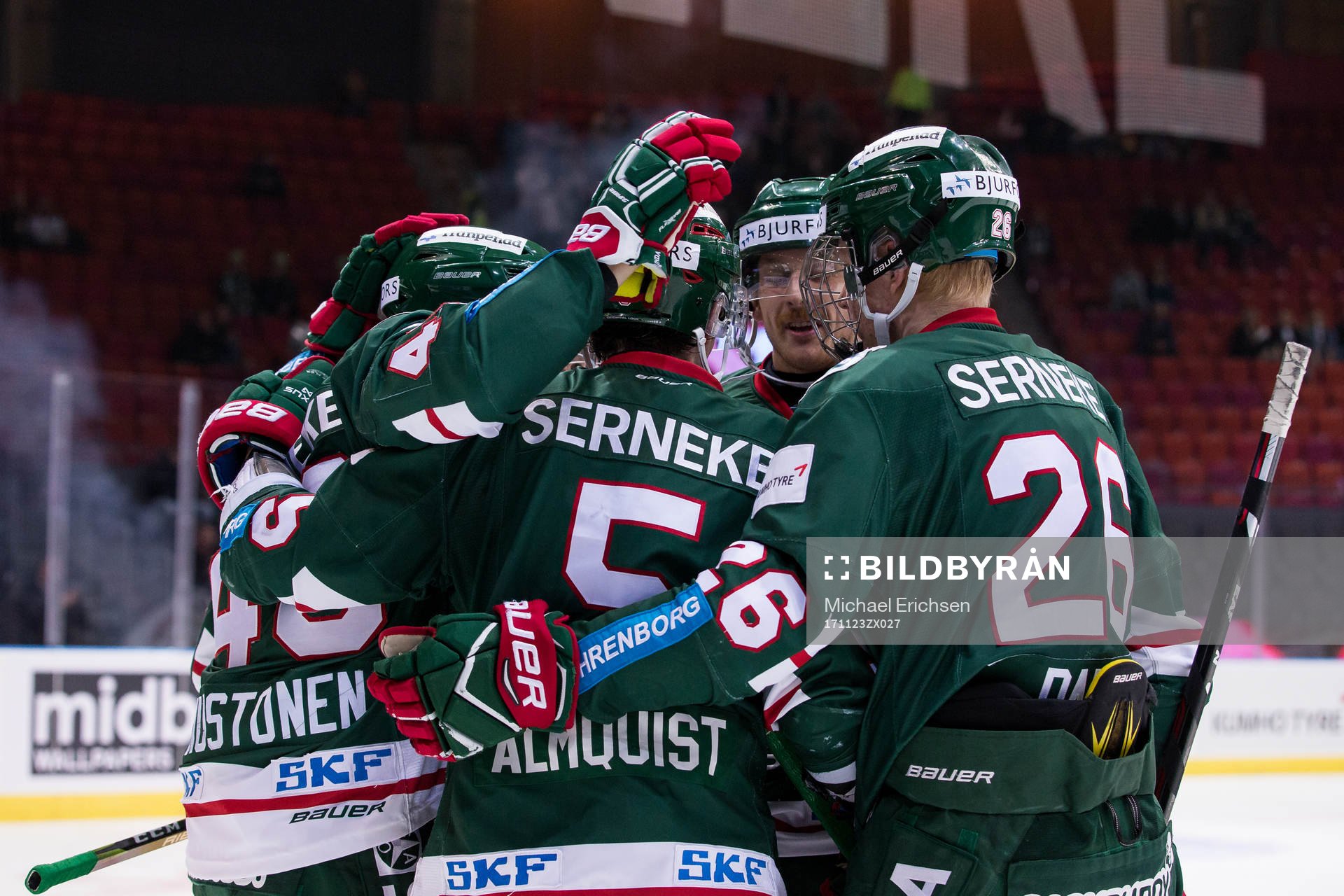 Frölundas Joel Mustonen jublar och omfamnas