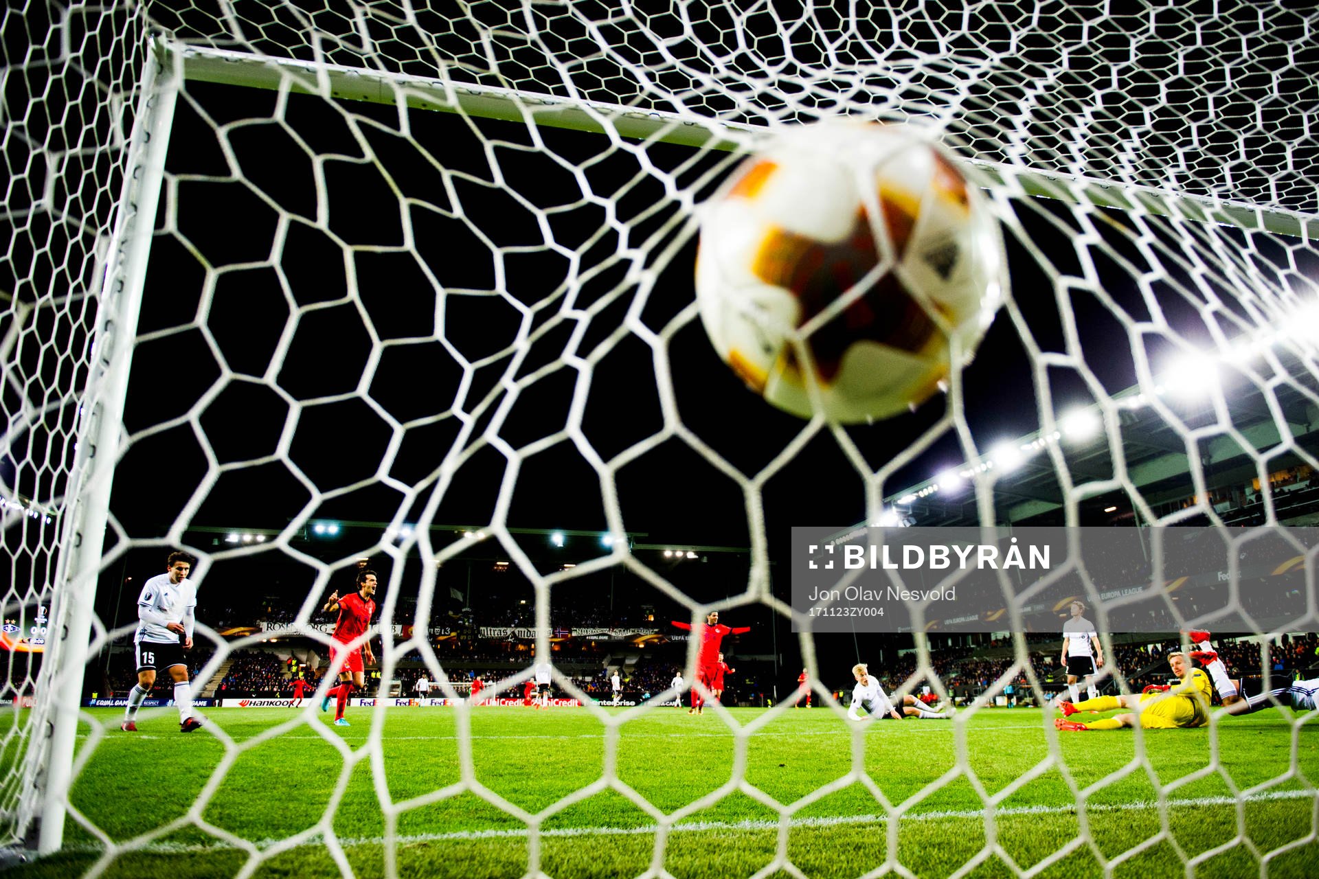 Mikel Oyarzabal of Real Sociedad scores 1-0