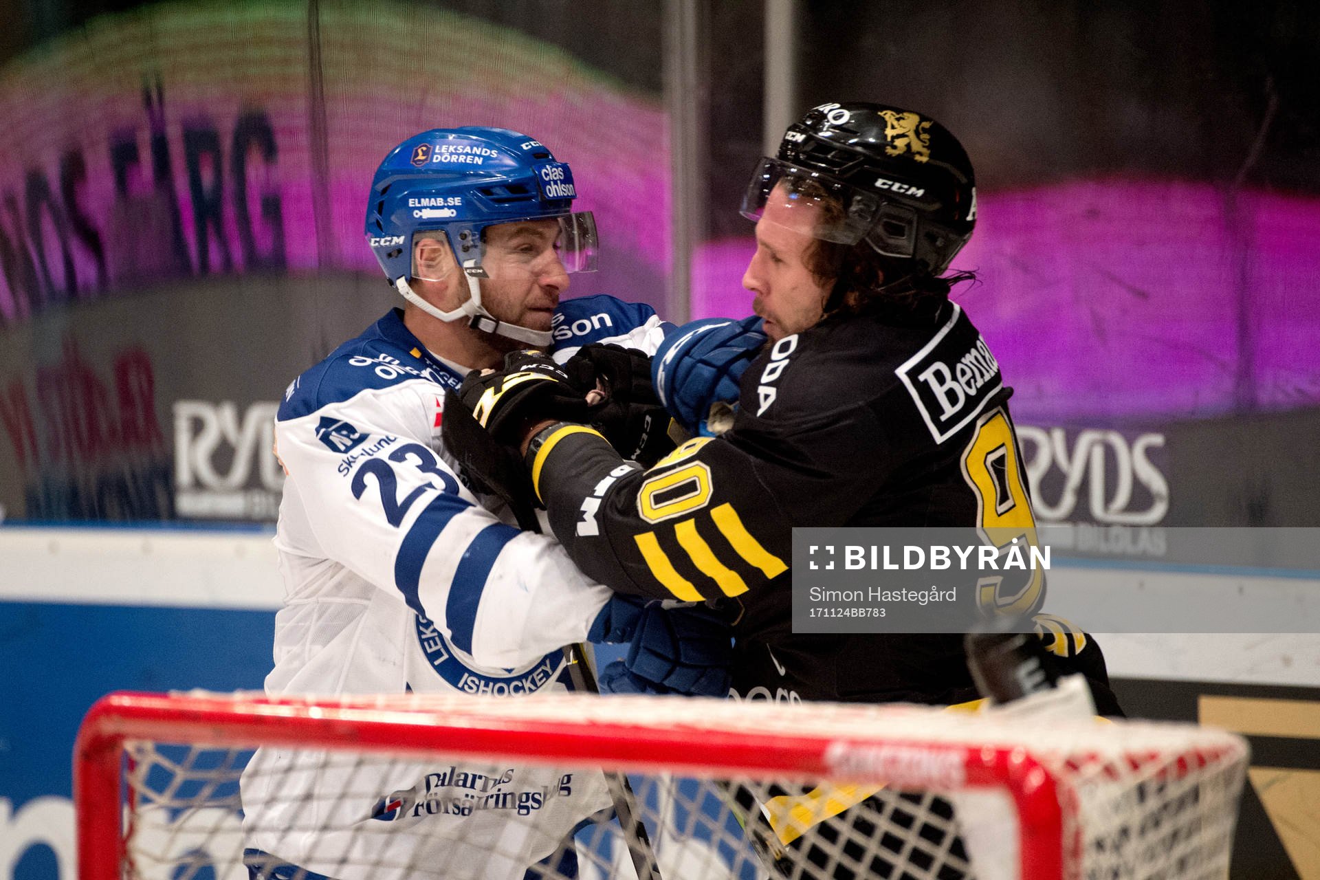 s Robin Axbom i ett gruff