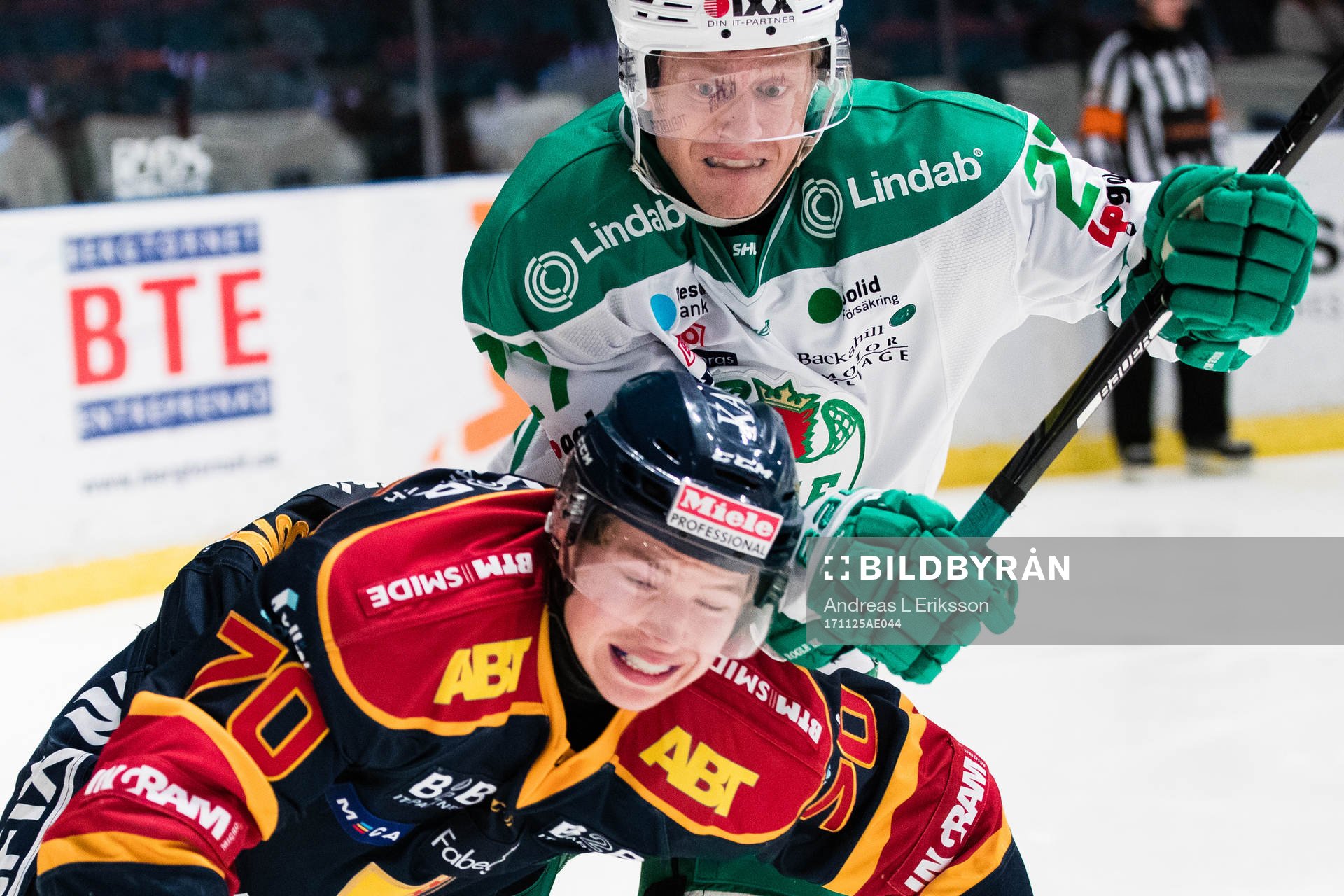 Djurgårdens Marcus Davidsson och Rögles Jesper Williamsson