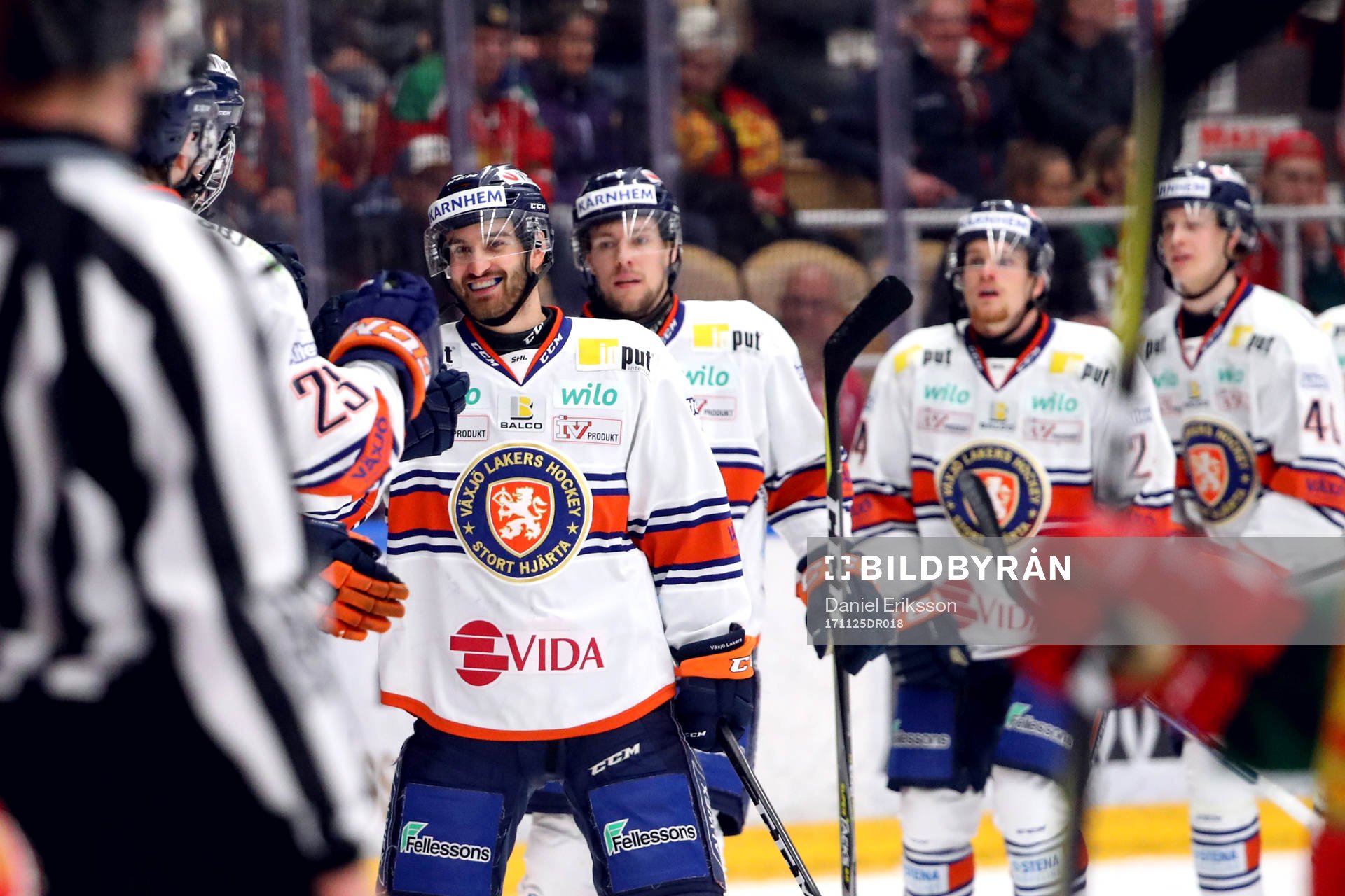 Växjös Andrew Calof jublar med lagkamrater