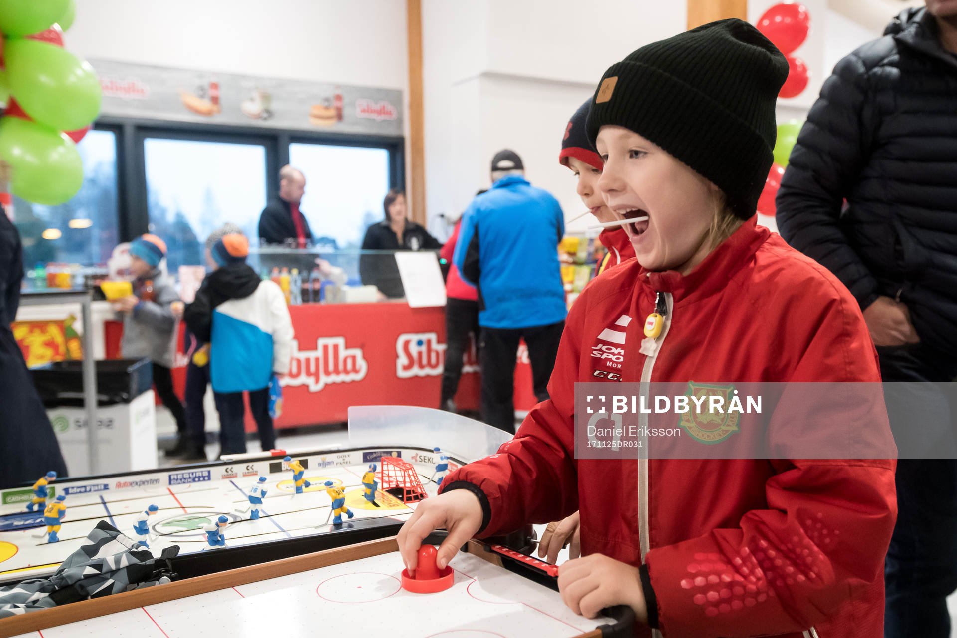 Familjedag på Jalas Arena och airhockey spel i