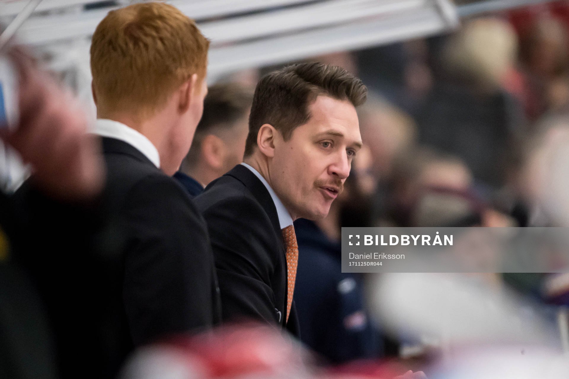 Växjös tränare Sam Hallam  i ishockeymatchen i SHL