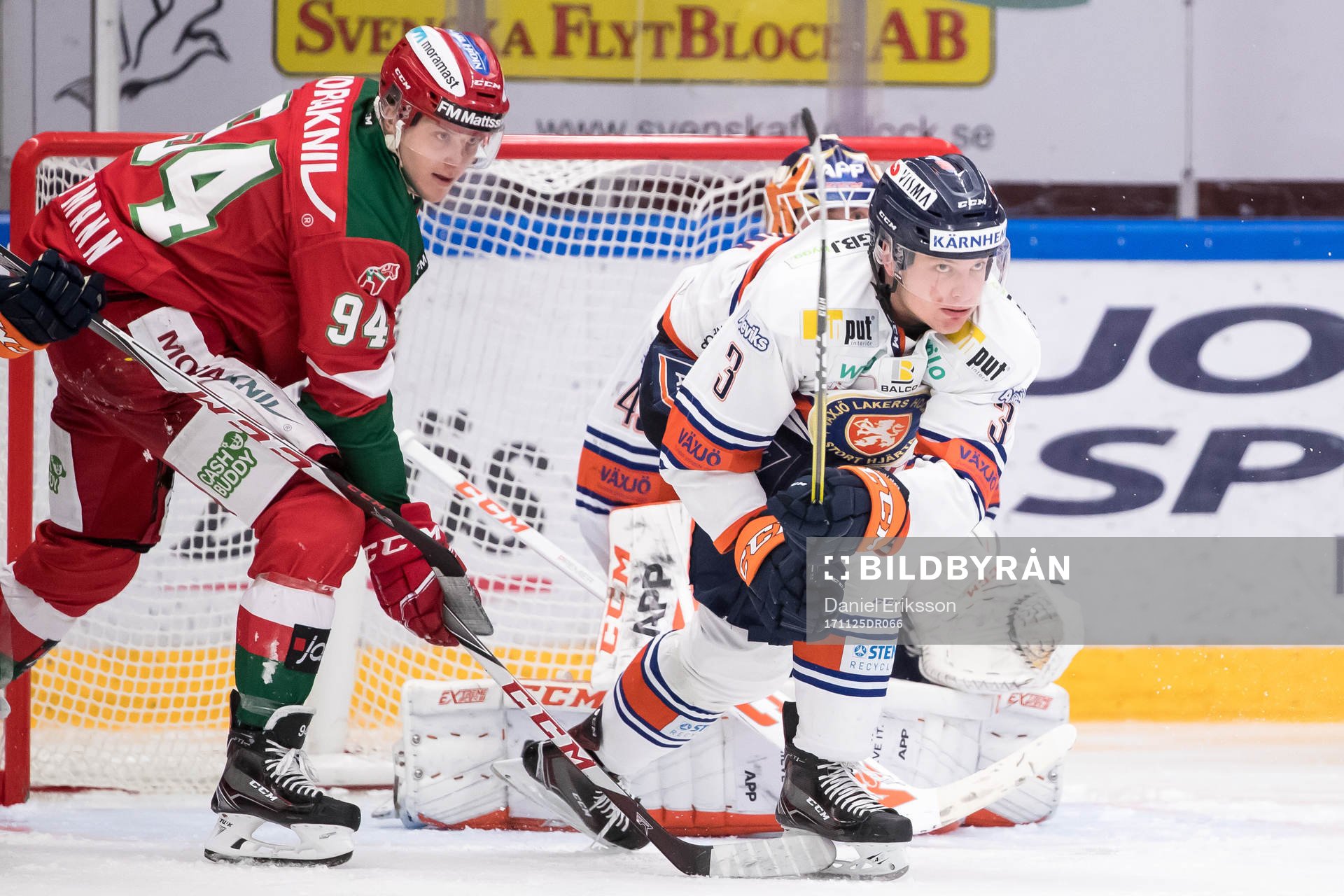 Moras Sebastian Hartmann och Växjös Oliver Bohm framför