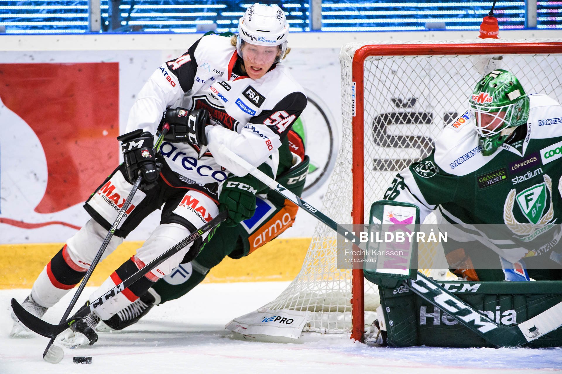 Malmö Redhawks Marcus Sylvegård och Färjestads målvakt