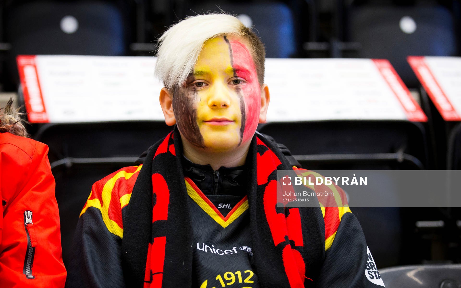 Brynäs supporter med målat ansikte
