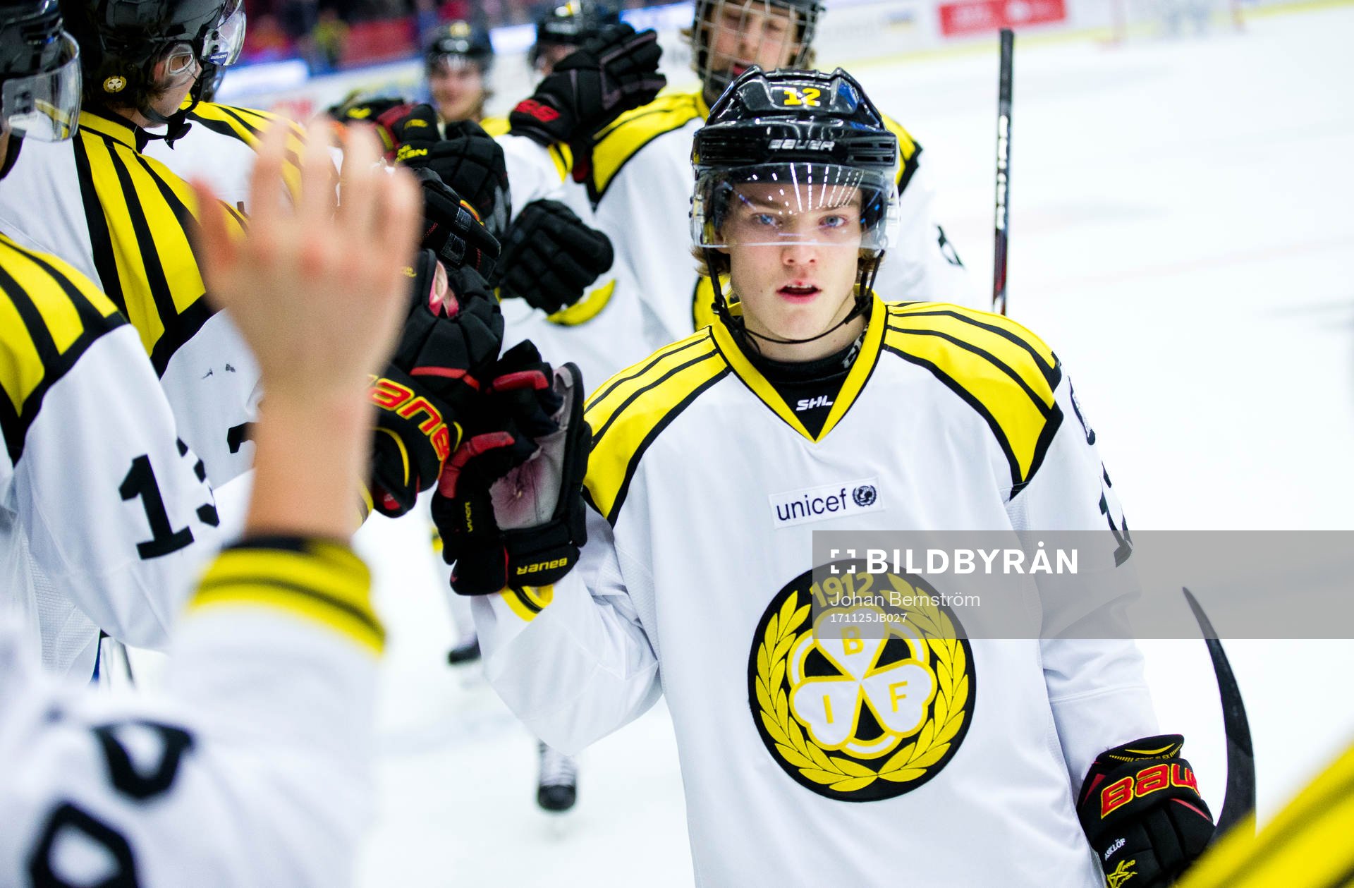 Brynäs Samuel Asklöf  jublar vid 0-1 målet