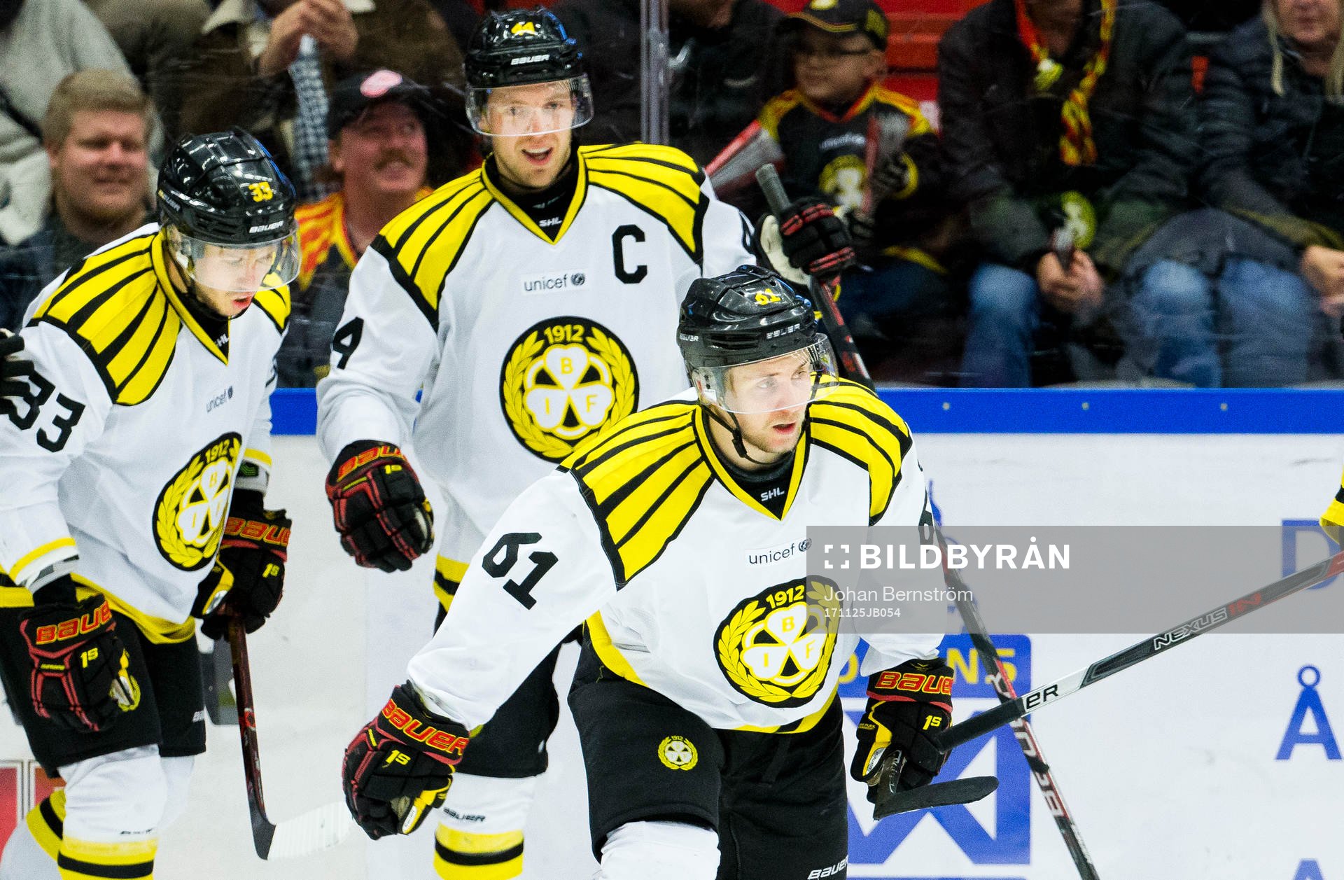 Brynäs Juuso Ikonen gör 2-3 och jublar med Jacob Blomqvist