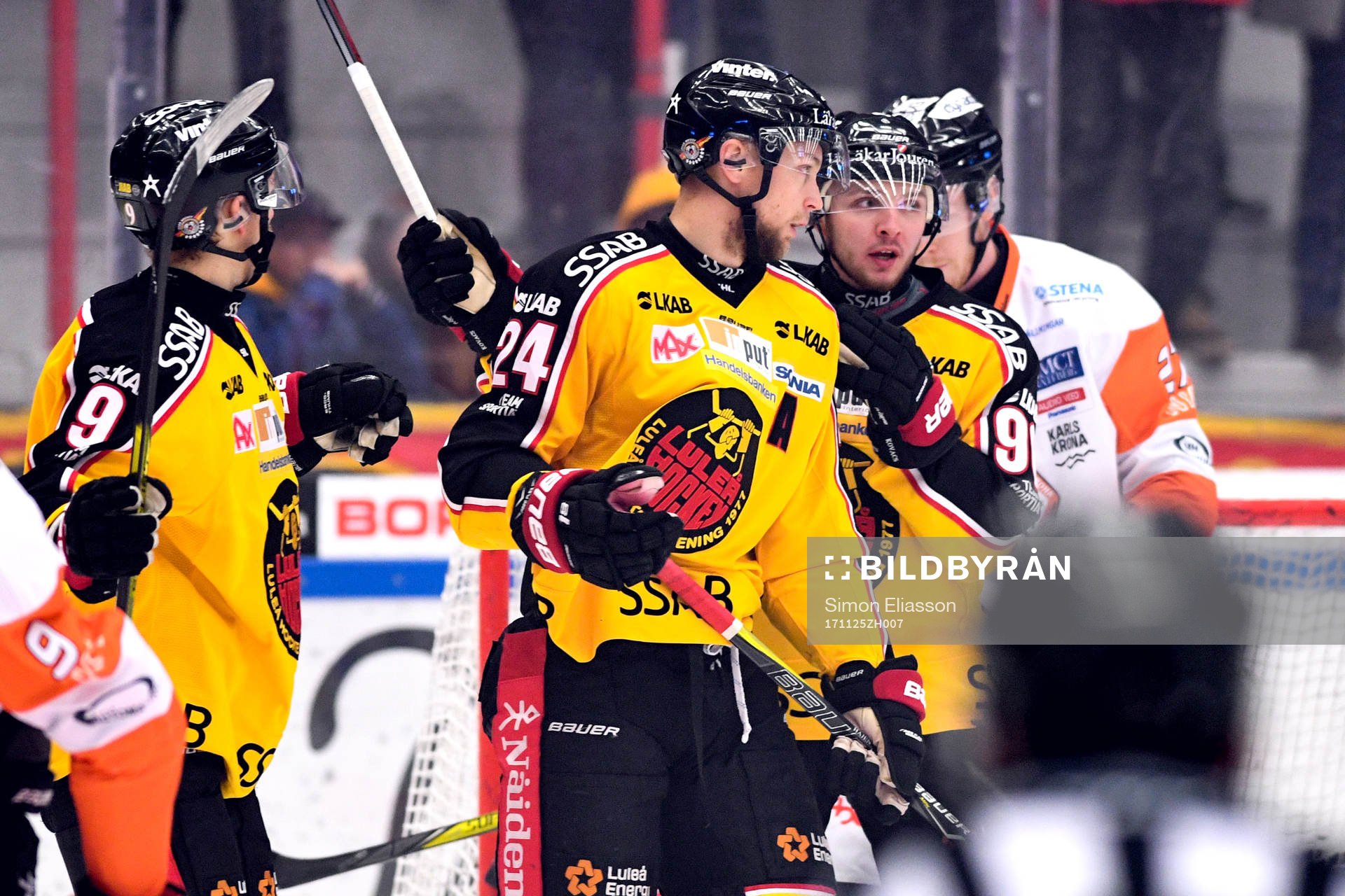 Luleås Robin Kovacs jublar