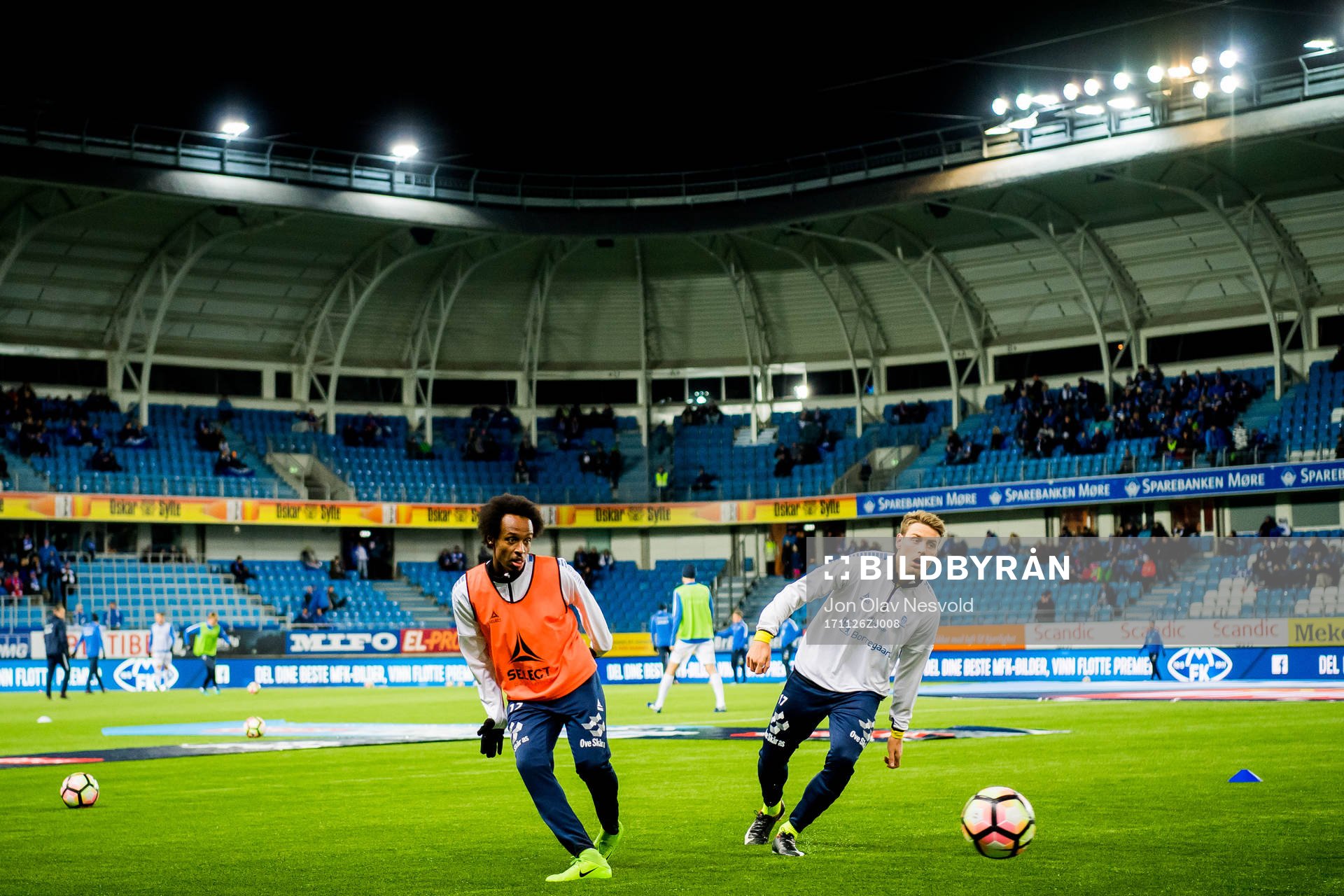 Amin Soleiman Askar, Kristoffer Zachariassen of Sarpsborg ahead of the Eliteserien match between Molde and Sarpsborg 08 on November 26, 2017 in Molde.