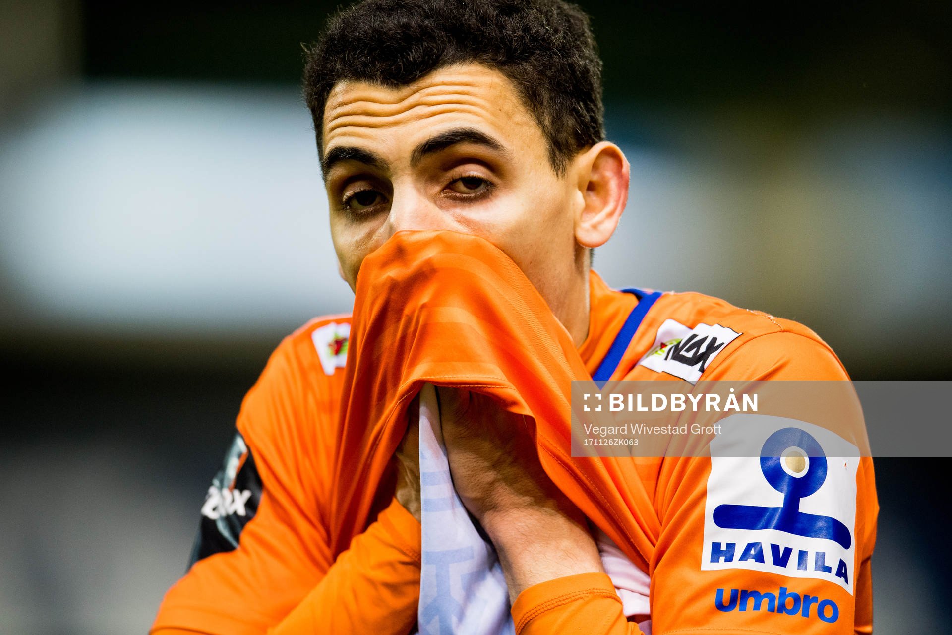 Mustafa «Mos» Abdellaoue of Aalesund looks dejected being