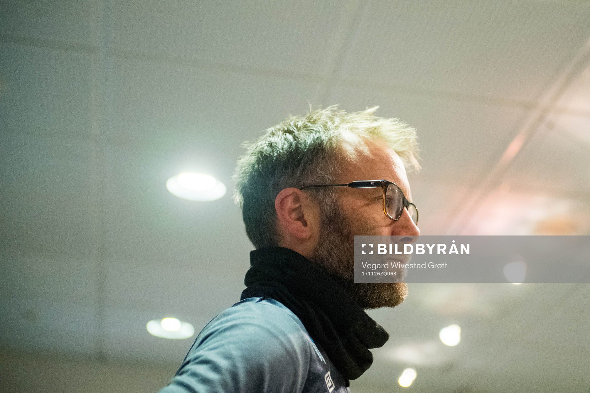Trond Fredriksen, head coach of Aalesund, talks to the