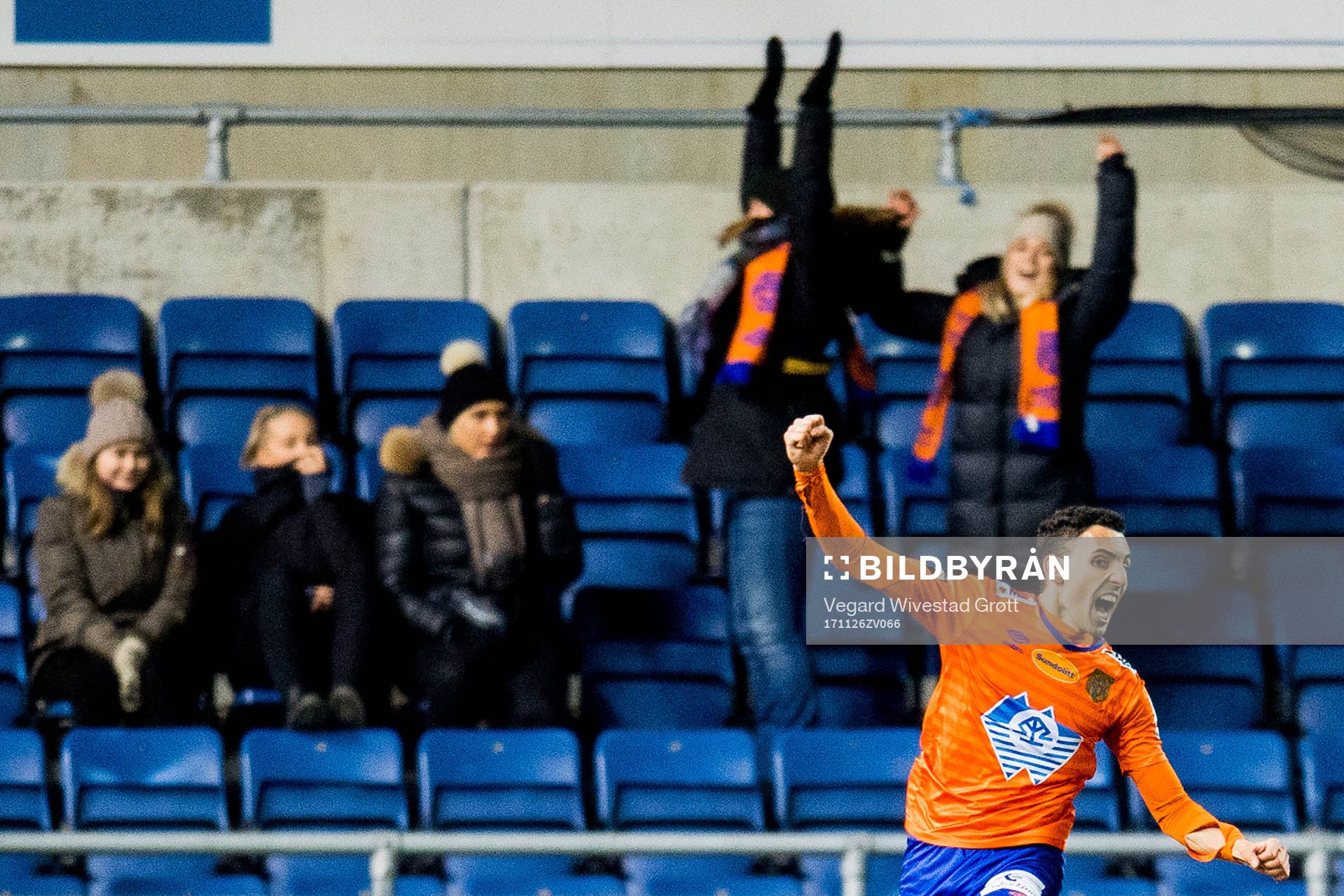 Mustafa «Mos» Abdellaoue of Aalesund celebrates scoring