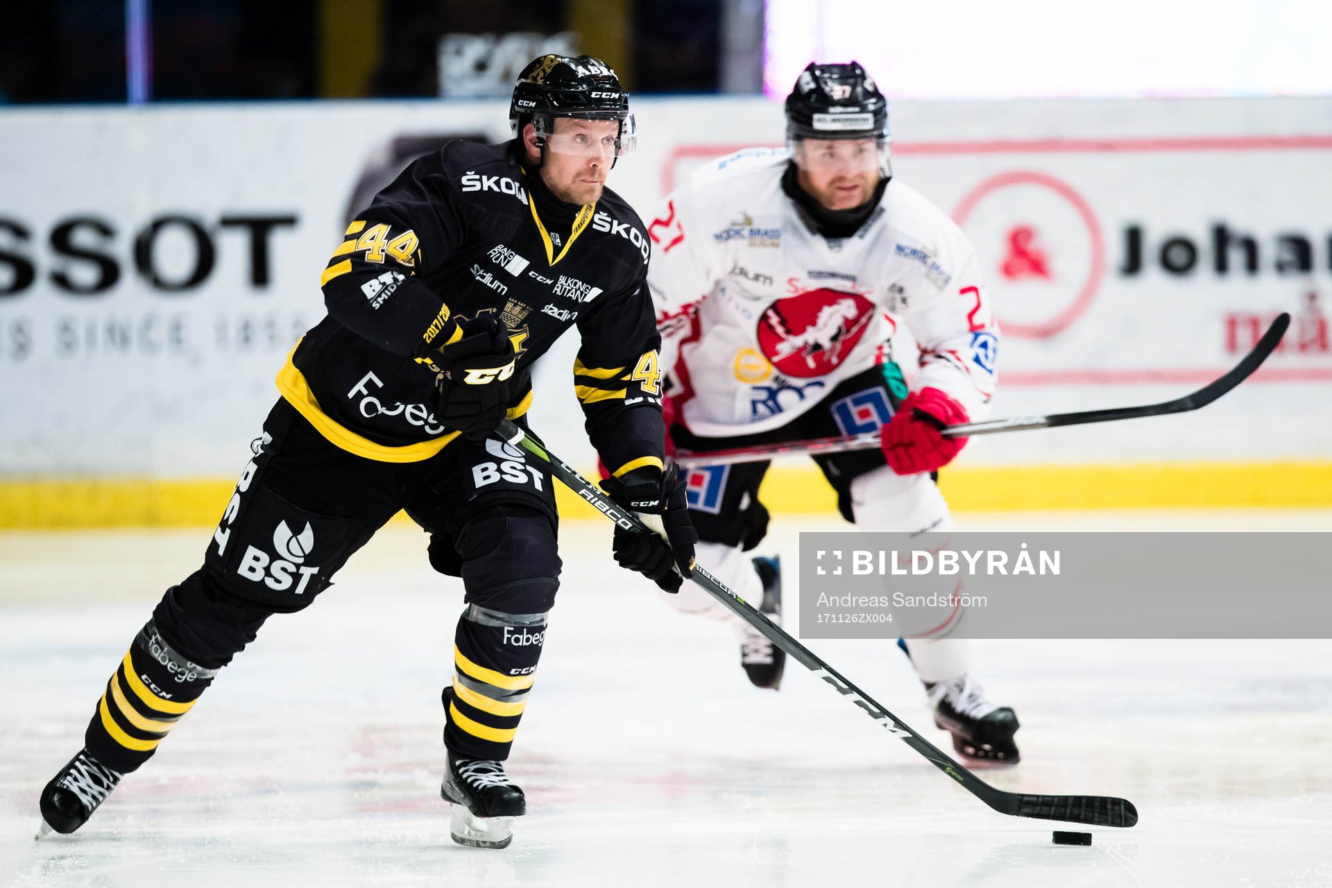s Clay Wilson jagas av Vita Hästens Alexander Pettersson