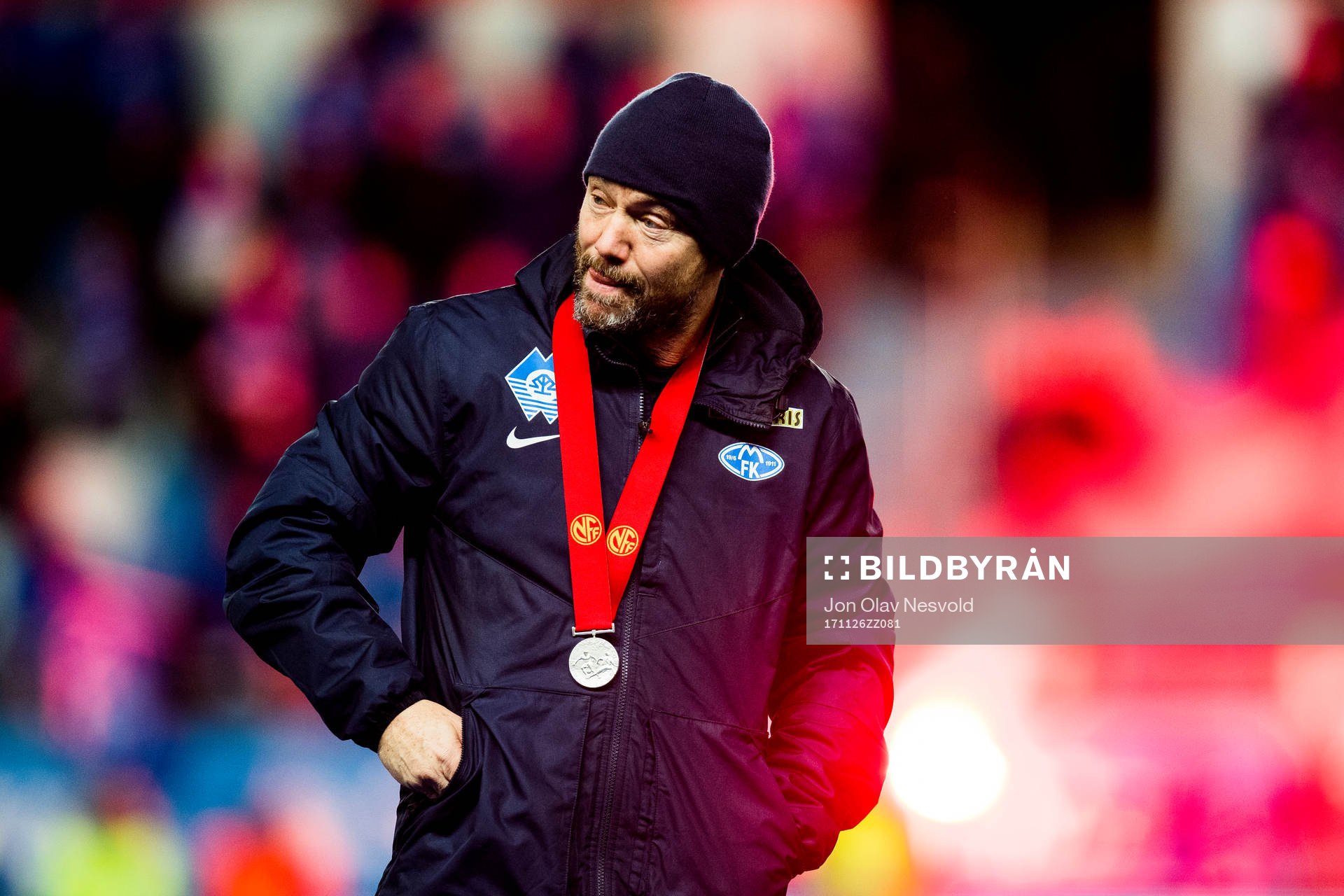 Mark Dempsey, head coach of Molde, with his silver medal