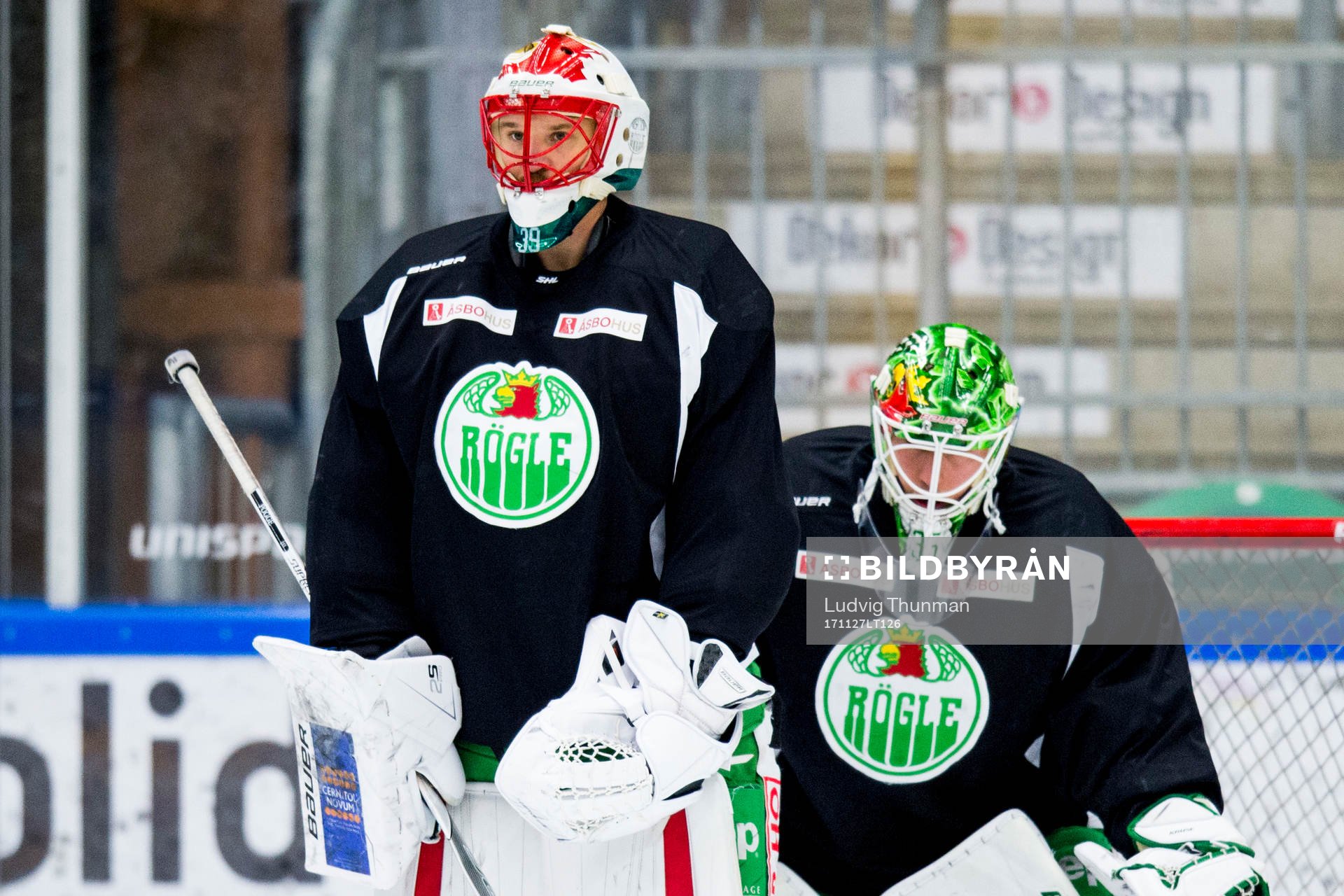 Rögles målvakt Justin Pogge och målvakt Emil Kruse