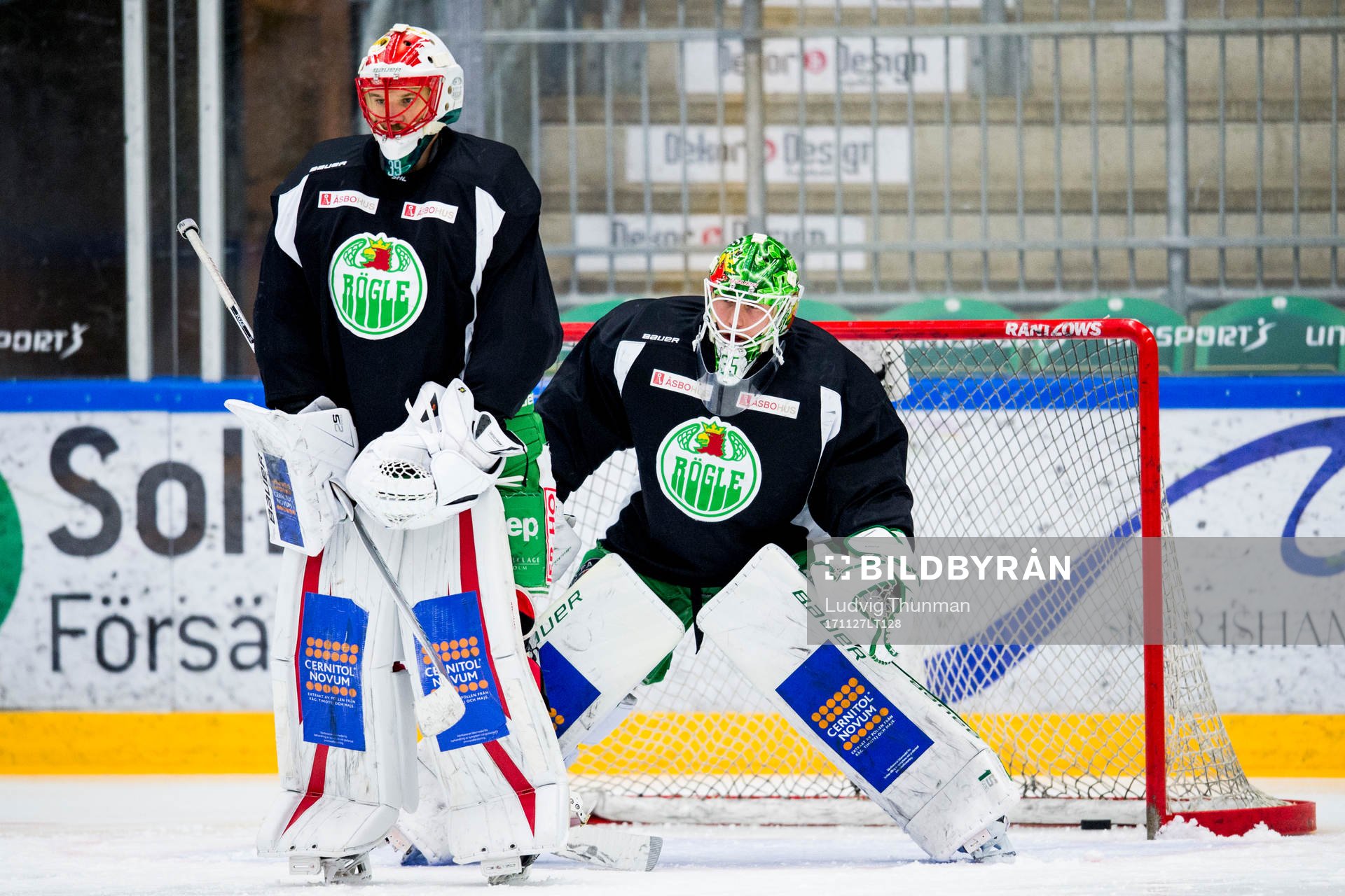 Rögles målvakt Justin Pogge och målvakt Emil Kruse