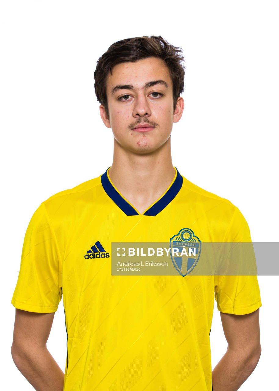 Anthony Bakic i P15/02-landslaget poserar för ett porträtt den 28 november 2017 i Stockholm. 