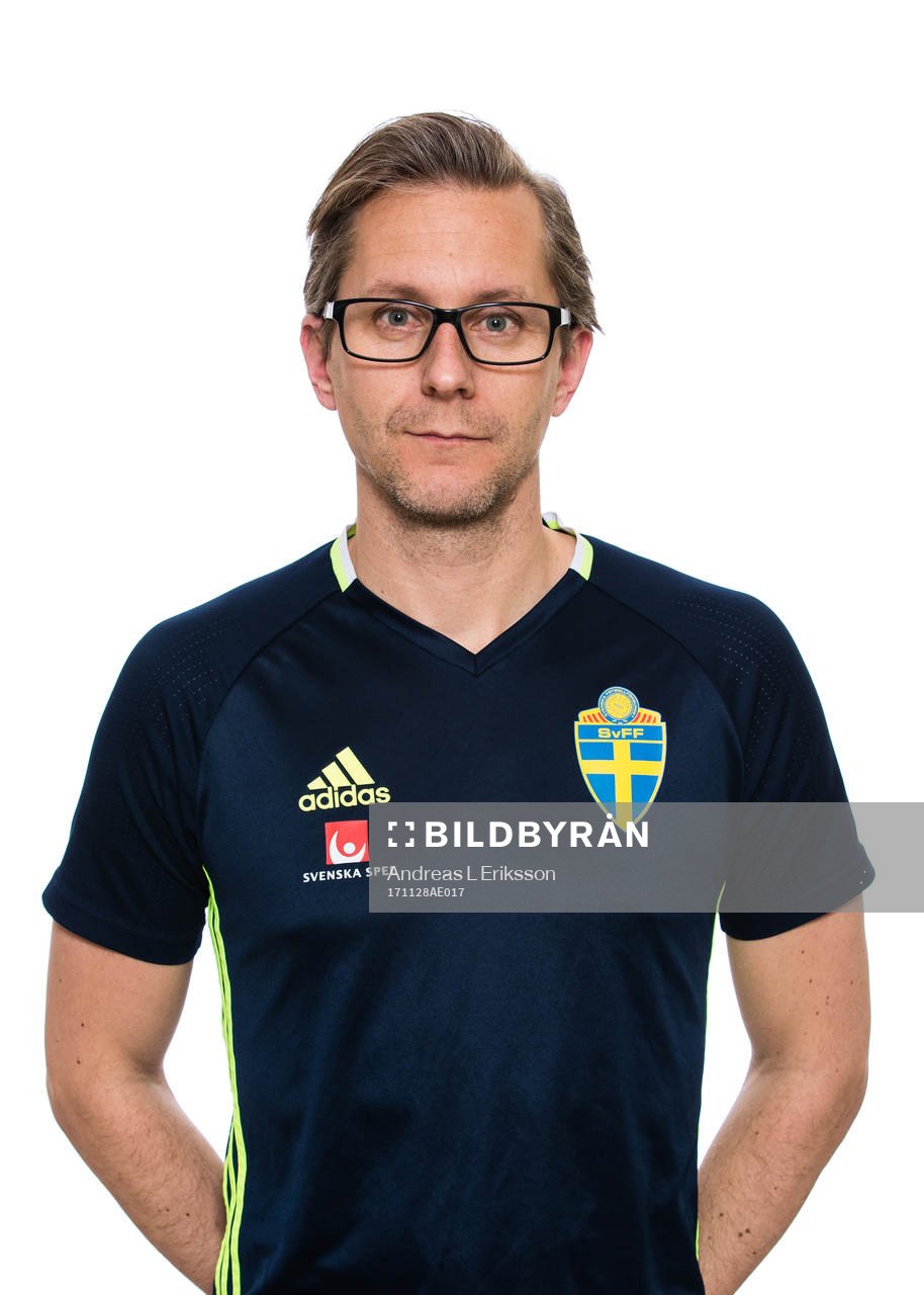 Christofer Augustsson, förbundskapten, i P15/02-landslaget