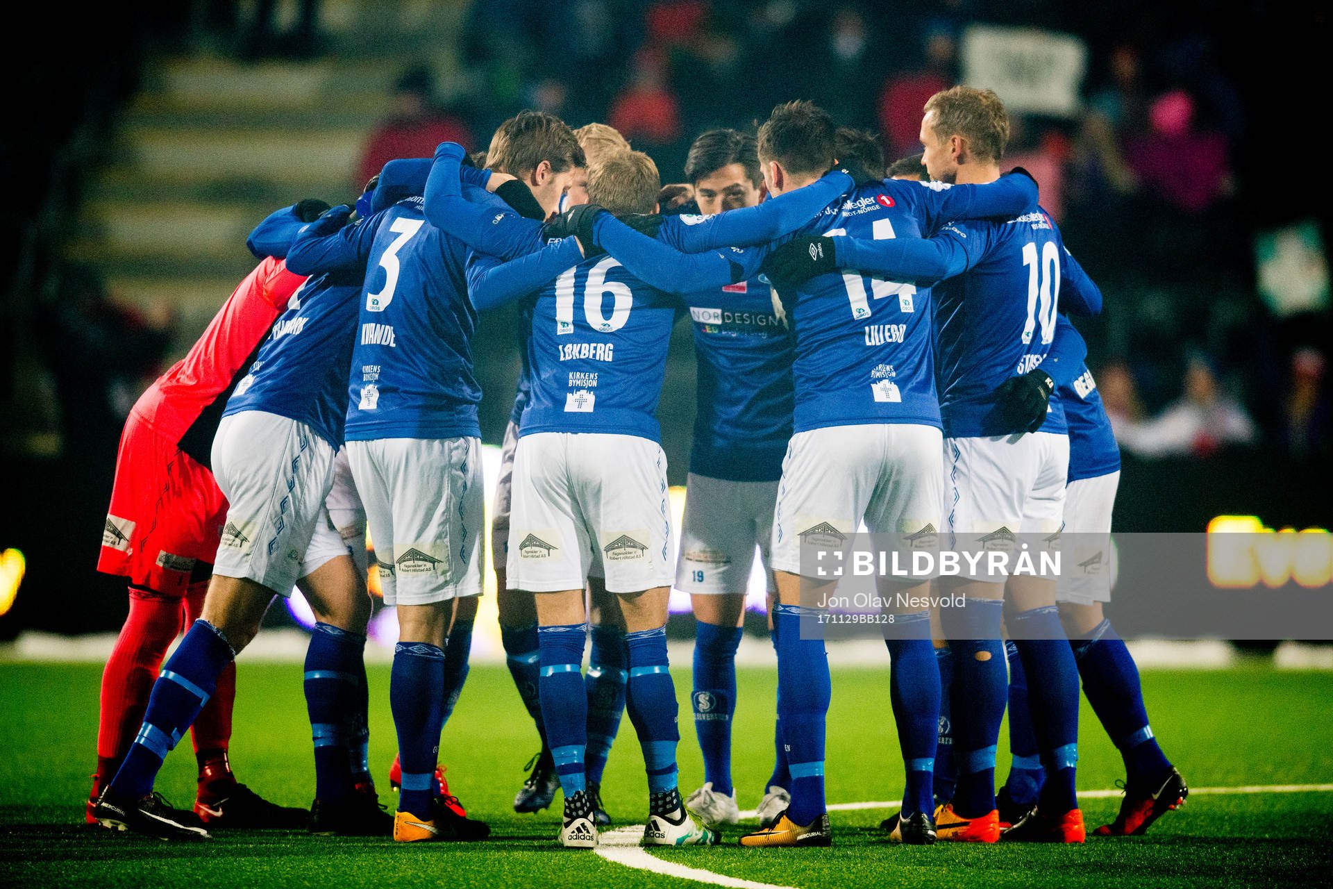 Players of Ranheim gather in a circle